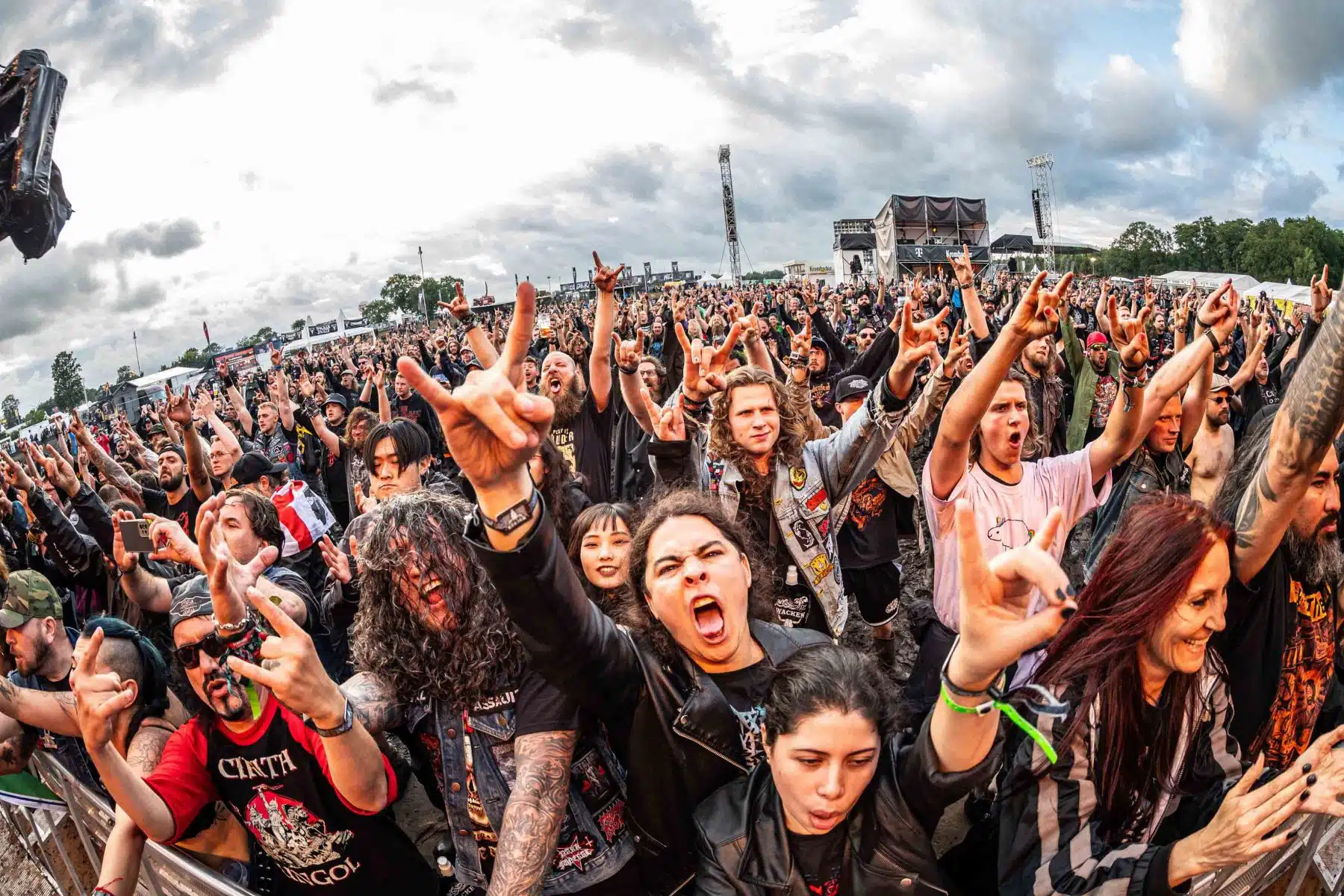 WOA_230803_0701_FANS_KS_WOA_Festival_GmbH2624 WOA_230803_0701_FANS_KS_WOA_Festival_GmbH2624