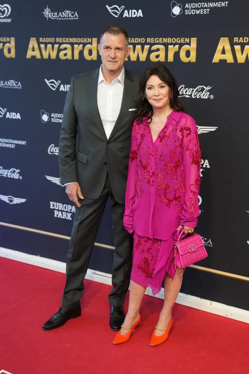 Iris Berben mit Partner Heiko Kiesow bei der Verleihung vom Radio Regenbogen Award 2025 im Europapark am 04.04.2025 in Rust. Iris Berben mit Partner Heiko Kiesow bei der Verleihung vom Radio Regenbogen Award 2025 im Europapark am 04.04.2025 in Rust.