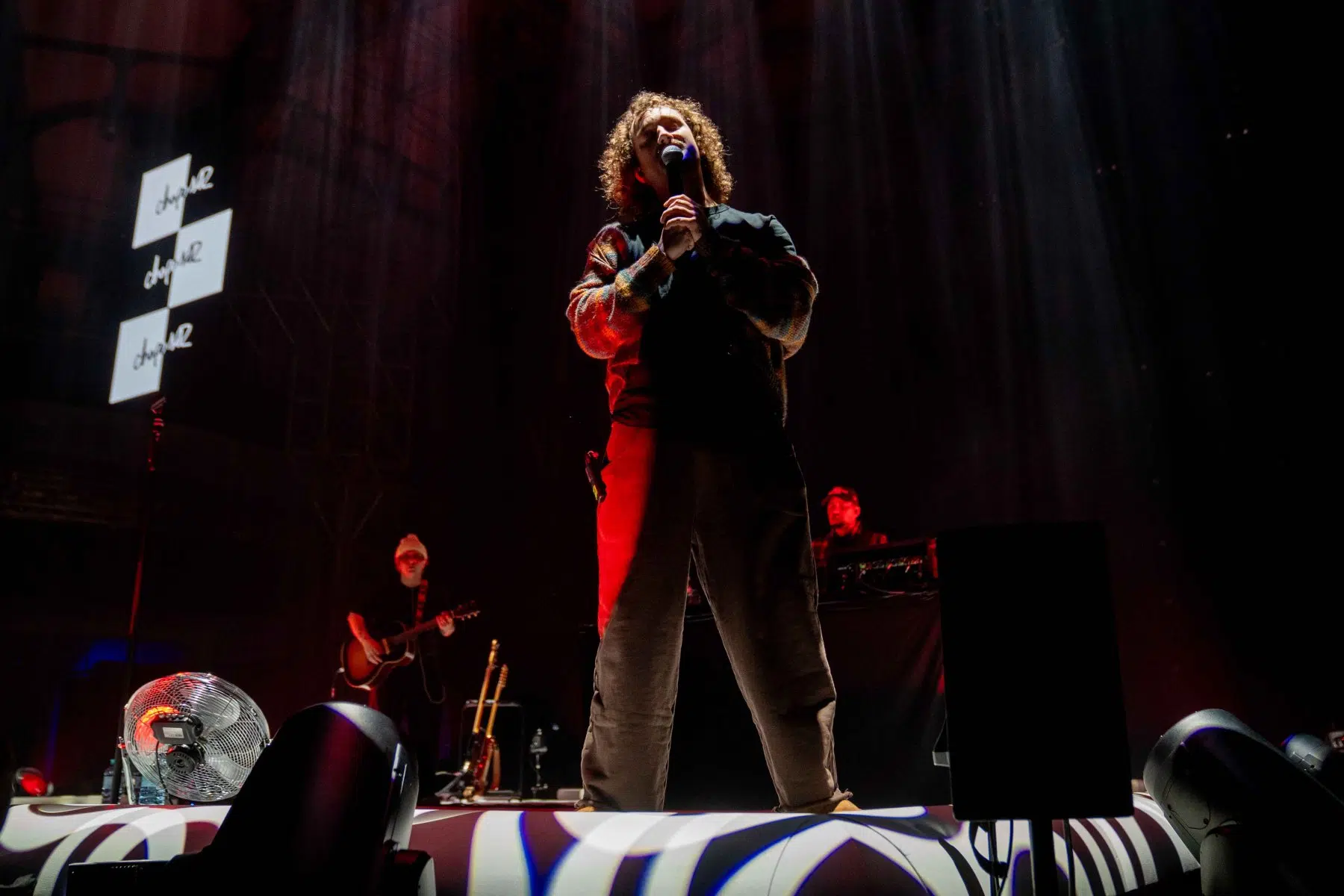 Chapo102 als Support bei Nina Chuba mit ihrer Arena Tour 2025 in der Festhalle Frankfurt am 05.11.2025.
Foto © by Boris Korpak | bokopictures Chapo102 als Support bei Nina Chuba mit ihrer Arena Tour 2025 in der Festhalle Frankfurt am 05.11.2025.
Foto © by Boris Korpak | bokopictures