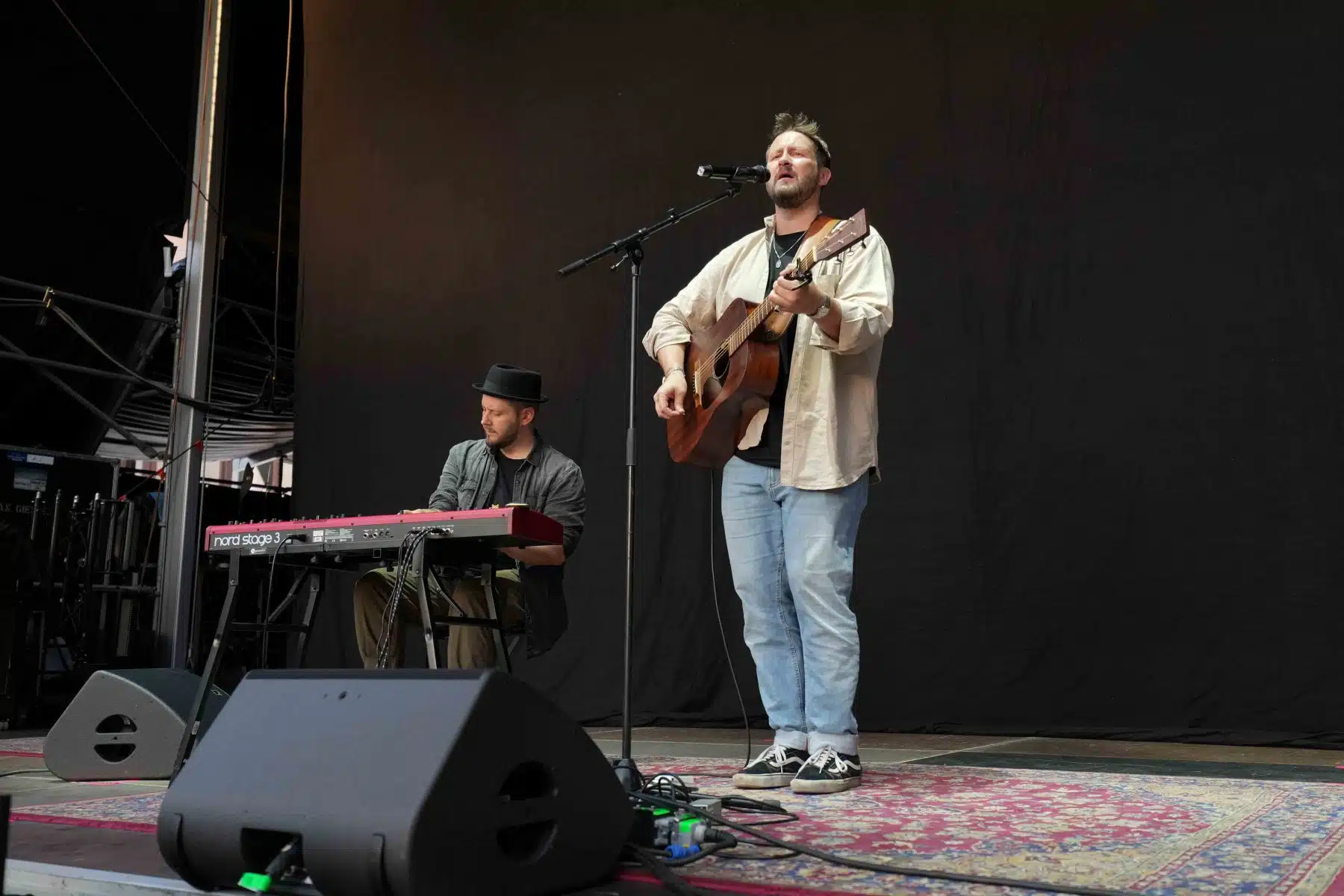 Florian Künstler (Support Max Giesinger) auf dem Sonderkonzert Jazz & Joy 2023 in Worms. Florian Künstler (Support Max Giesinger) auf dem Sonderkonzert Jazz & Joy 2023 in Worms.