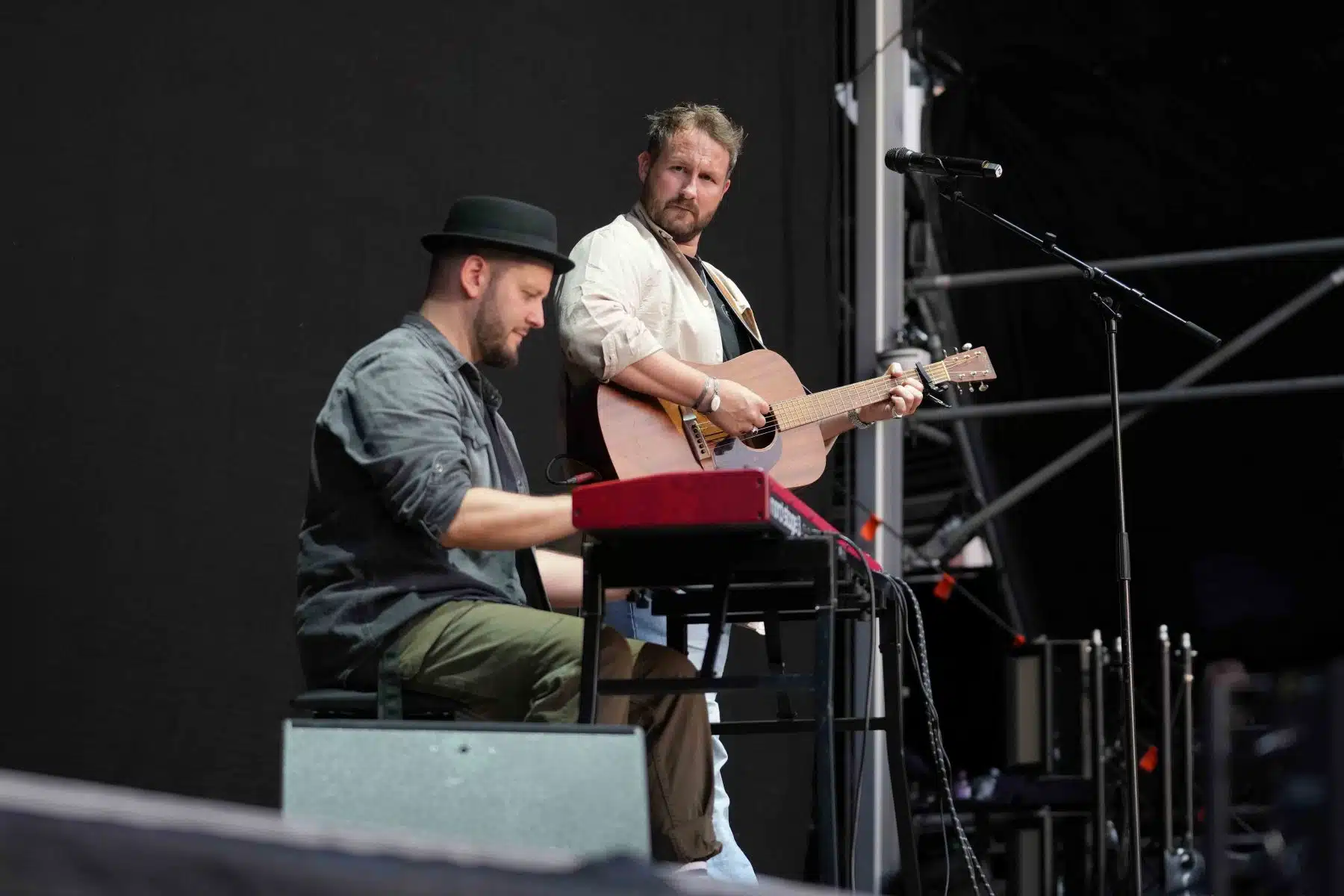 Florian Künstler (Support Max Giesinger) auf dem Sonderkonzert Jazz & Joy 2023 in Worms. Florian Künstler (Support Max Giesinger) auf dem Sonderkonzert Jazz & Joy 2023 in Worms.