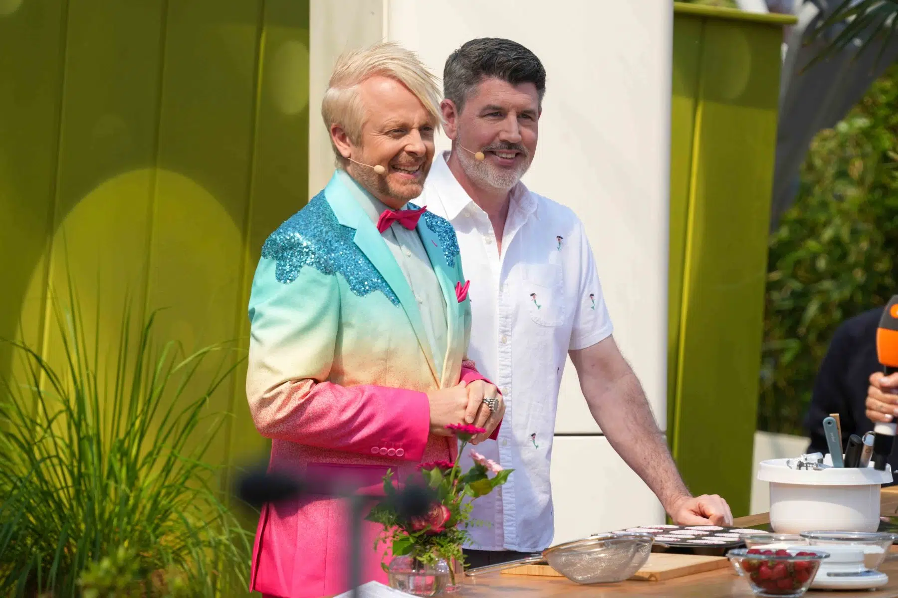 Sänger Ross Antony & Paul Reeves in der Unterhaltungsshow ZDF Fernsehgarten am 12.05.2024 in Mainz. Sänger Ross Antony & Paul Reeves in der Unterhaltungsshow ZDF Fernsehgarten am 12.05.2024 in Mainz.