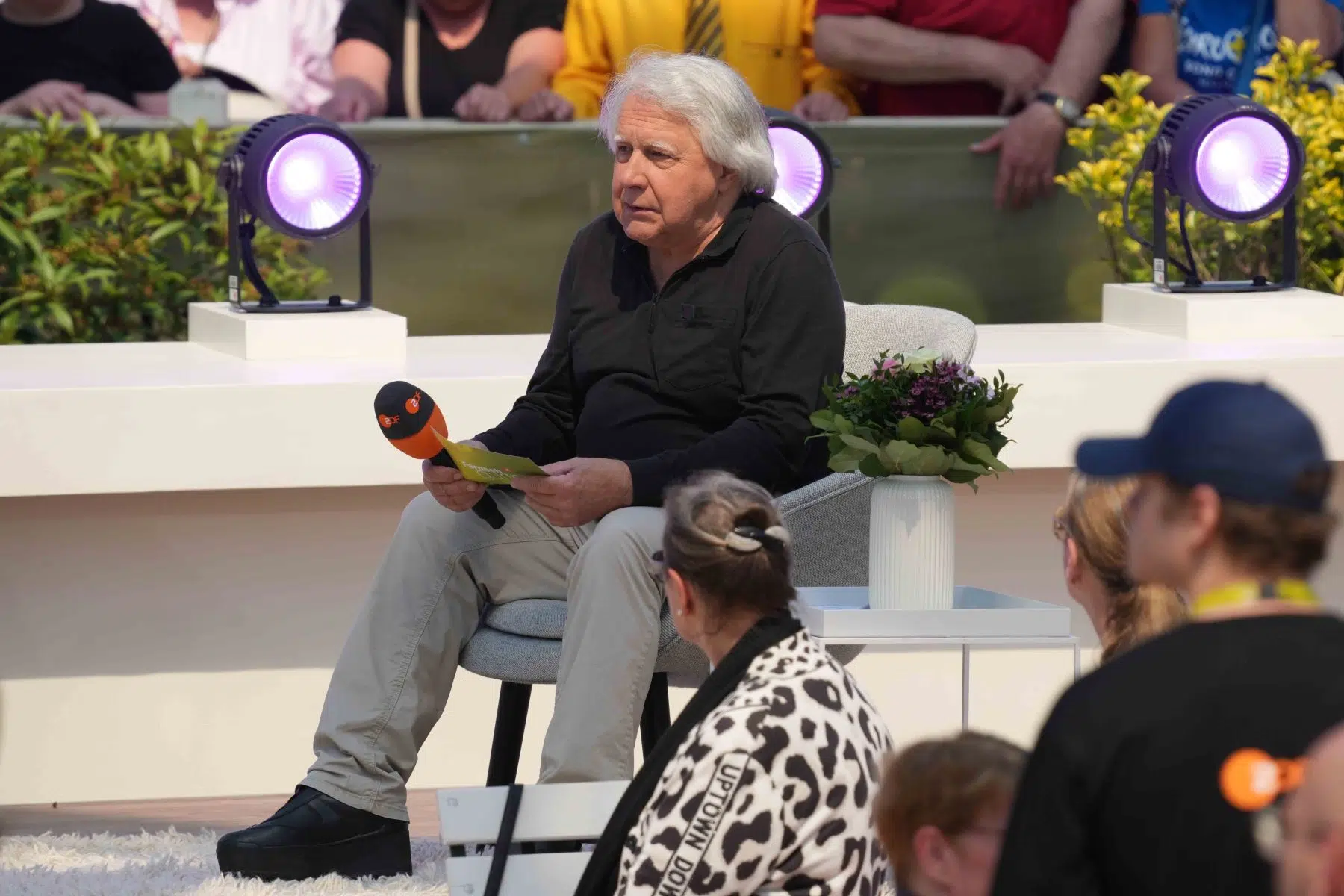 Moderator Peter Urban in der Unterhaltungsshow ZDF Fernsehgarten am 12.05.2024 in Mainz. Moderator Peter Urban in der Unterhaltungsshow ZDF Fernsehgarten am 12.05.2024 in Mainz.