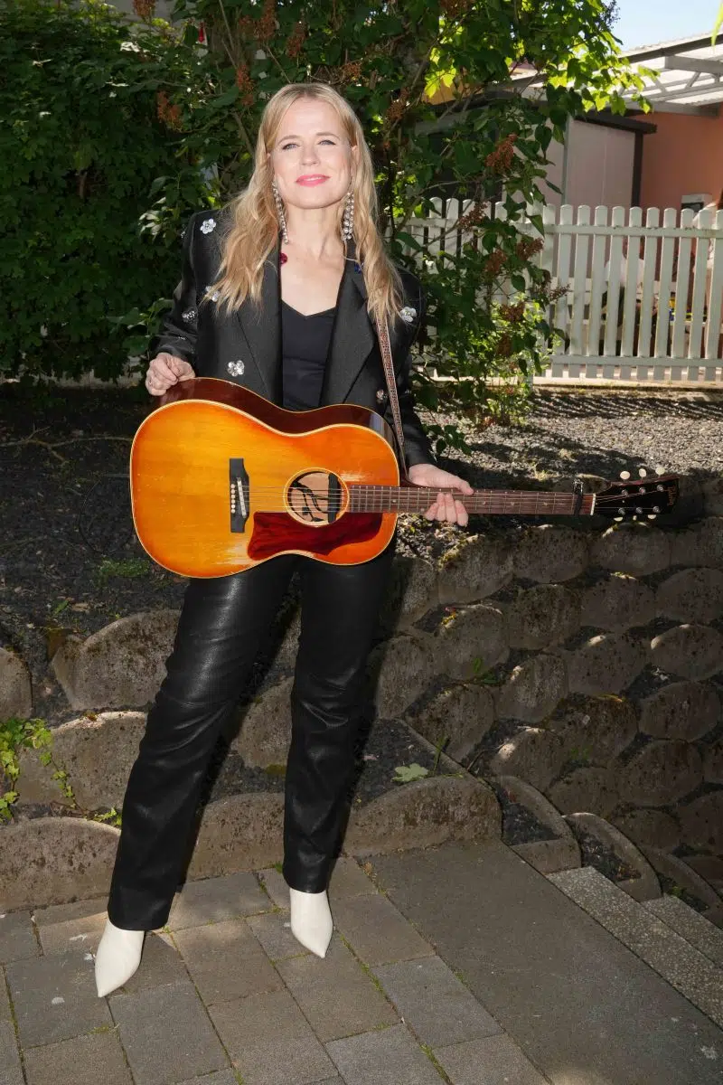 Sängerin Ilse DeLange in der Unterhaltungsshow ZDF Fernsehgarten am 12.05.2024 in Mainz. Sängerin Ilse DeLange in der Unterhaltungsshow ZDF Fernsehgarten am 12.05.2024 in Mainz.