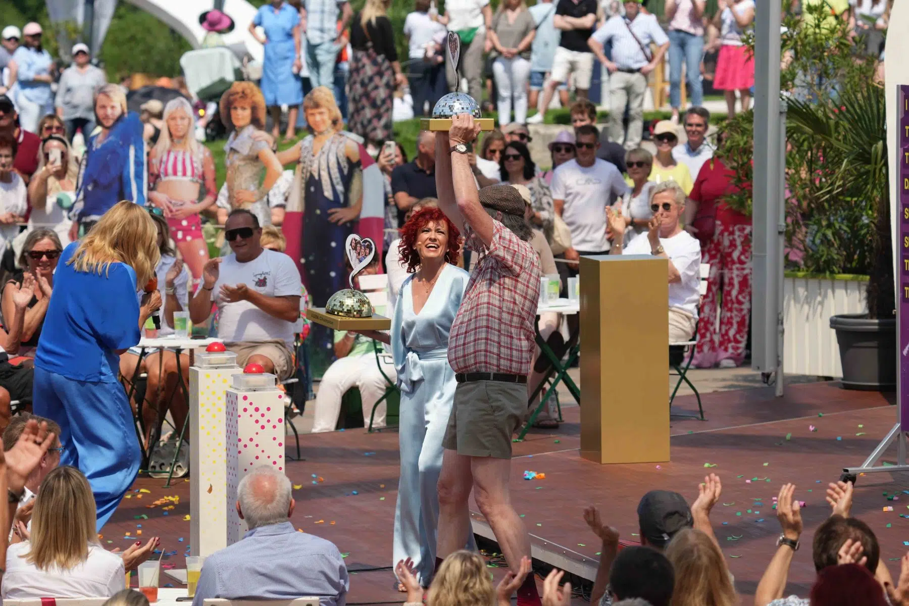 Moderatorin Andrea Kiwi Kiewel, Sängerin Lucy Diakovska & Sänger Guildo Horn in der Unterhaltungsshow ZDF Fernsehgarten am 12.05.2024 in Mainz. Moderatorin Andrea Kiwi Kiewel, Sängerin Lucy Diakovska & Sänger Guildo Horn in der Unterhaltungsshow ZDF Fernsehgarten am 12.05.2024 in Mainz.