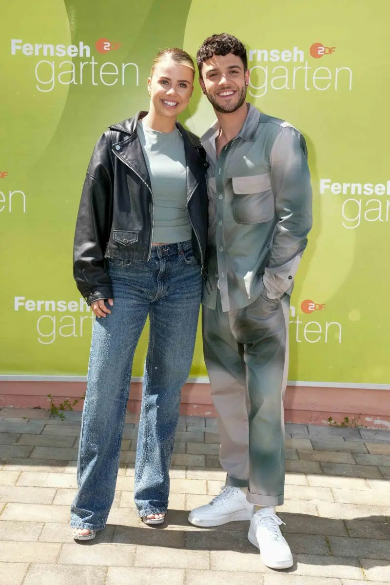 Sänger Luca Hänni & Sängerin Chiara Castelli in der Unterhaltungsshow ZDF Fernsehgarten am 12.05.2024 in Mainz. Sänger Luca Hänni & Sängerin Chiara Castelli in der Unterhaltungsshow ZDF Fernsehgarten am 12.05.2024 in Mainz.