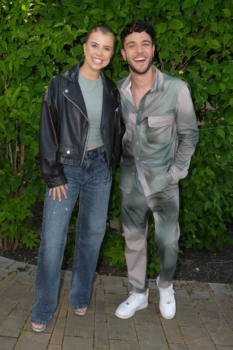 Sänger Luca Hänni & Sängerin Chiara Castelli in der Unterhaltungsshow ZDF Fernsehgarten am 12.05.2024 in Mainz. Sänger Luca Hänni & Sängerin Chiara Castelli in der Unterhaltungsshow ZDF Fernsehgarten am 12.05.2024 in Mainz.