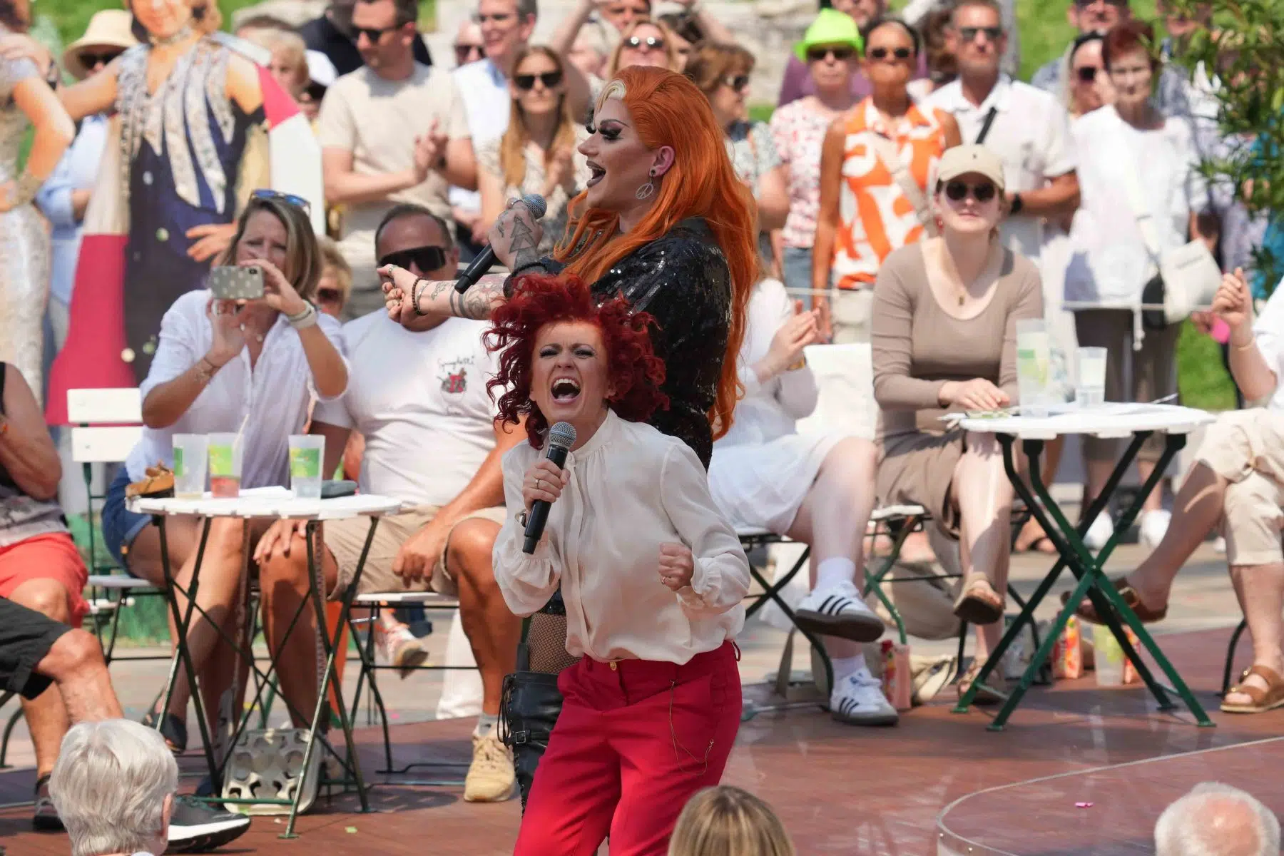 Sängerin Lucy Diakovska & Sängerin Marcella Rockefeller in der Unterhaltungsshow ZDF Fernsehgarten am 12.05.2024 in Mainz. Sängerin Lucy Diakovska & Sängerin Marcella Rockefeller in der Unterhaltungsshow ZDF Fernsehgarten am 12.05.2024 in Mainz.