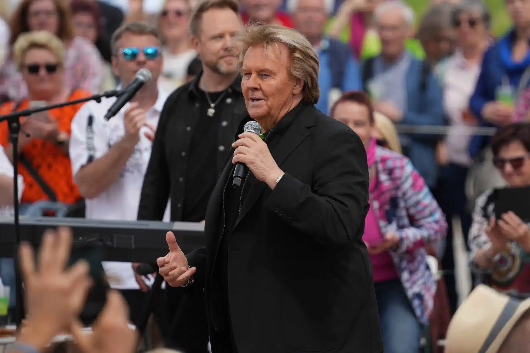 14.05.2023 Howard Carpendale in der Unterhaltungsshow ZDF Fernsehgarten am 14.05.2023 in Mainz. 14.05.2023 Howard Carpendale in der Unterhaltungsshow ZDF Fernsehgarten am 14.05.2023 in Mainz.