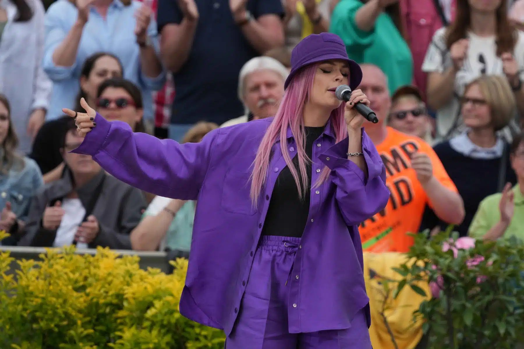 14.05.2023 Michelle Davina Hoogendoorn in der Unterhaltungsshow ZDF Fernsehgarten am 14.05.2023 in Mainz. 14.05.2023 Michelle Davina Hoogendoorn in der Unterhaltungsshow ZDF Fernsehgarten am 14.05.2023 in Mainz.