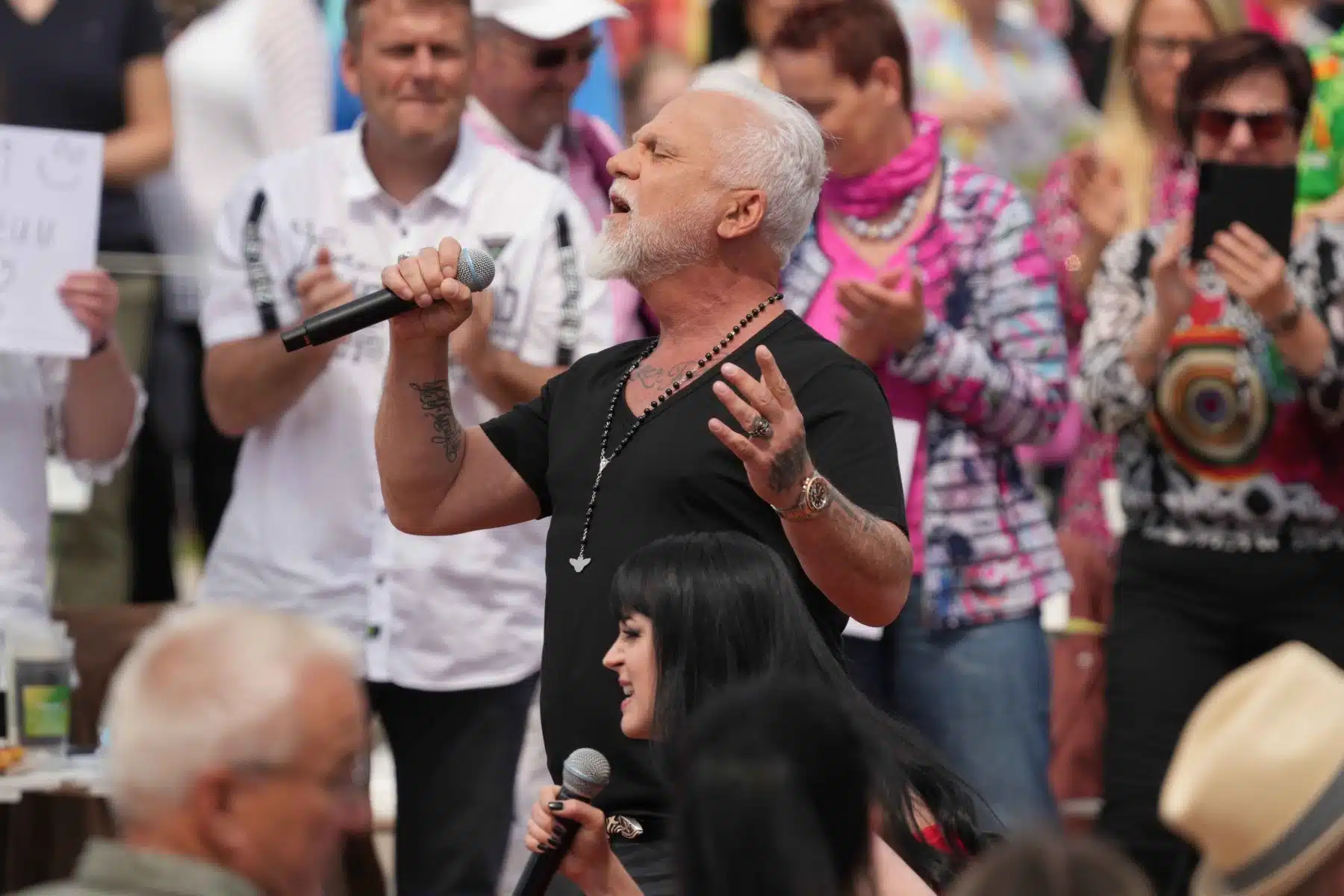 14.05.2023 Nino de Angelo und Sotiria Schenk in der Unterhaltungsshow ZDF Fernsehgarten am 14.05.2023 in Mainz. 14.05.2023 Nino de Angelo und Sotiria Schenk in der Unterhaltungsshow ZDF Fernsehgarten am 14.05.2023 in Mainz.