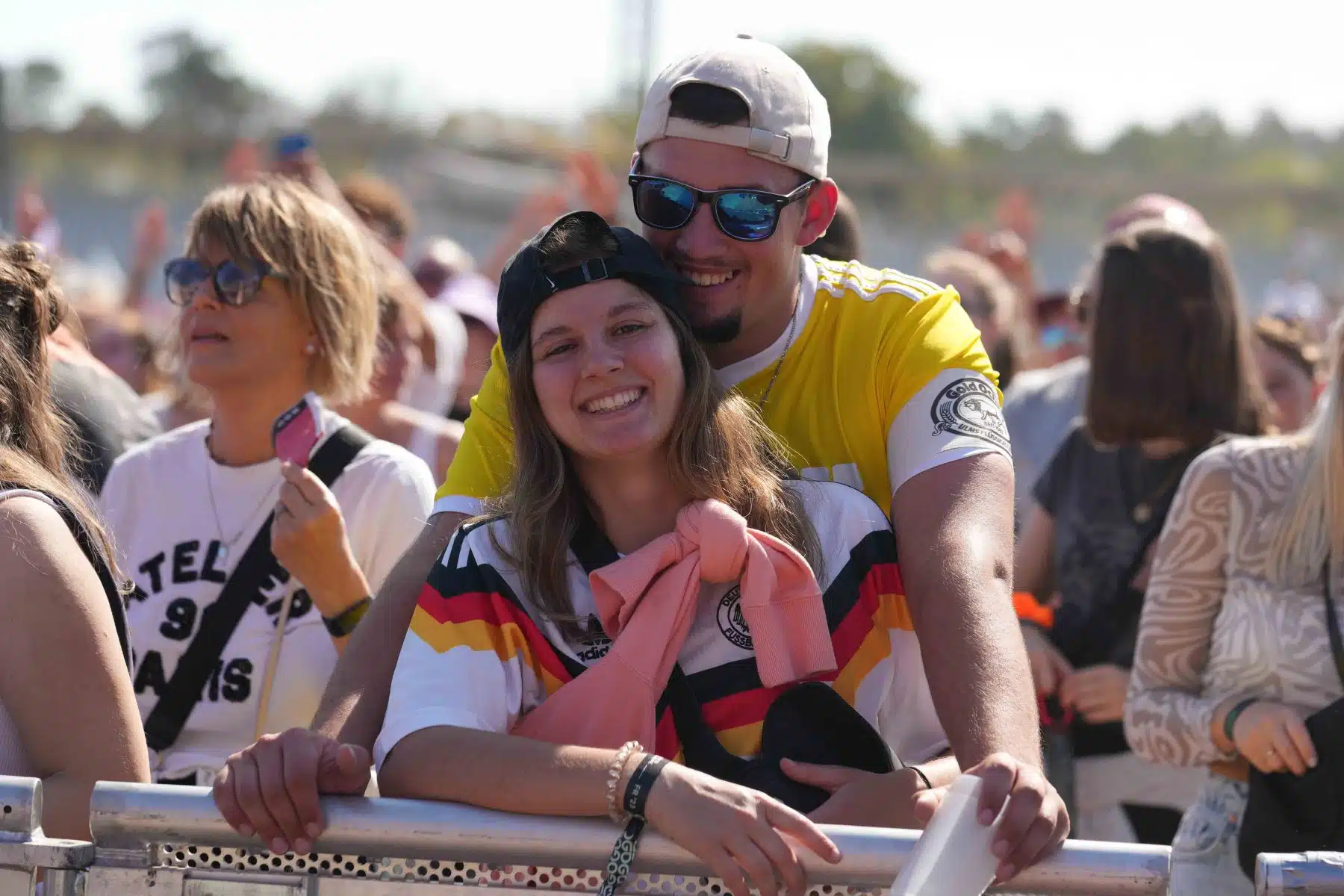 15.09.2023 Der Freitag - Glücksgefühle Festival - The Glück is coming home auf dem Hockenheimring.
FestivalFoto © by Boris Korpak/ bokopictures 15.09.2023 Der Freitag - Glücksgefühle Festival - The Glück is coming home auf dem Hockenheimring.
FestivalFoto © by Boris Korpak/ bokopictures
