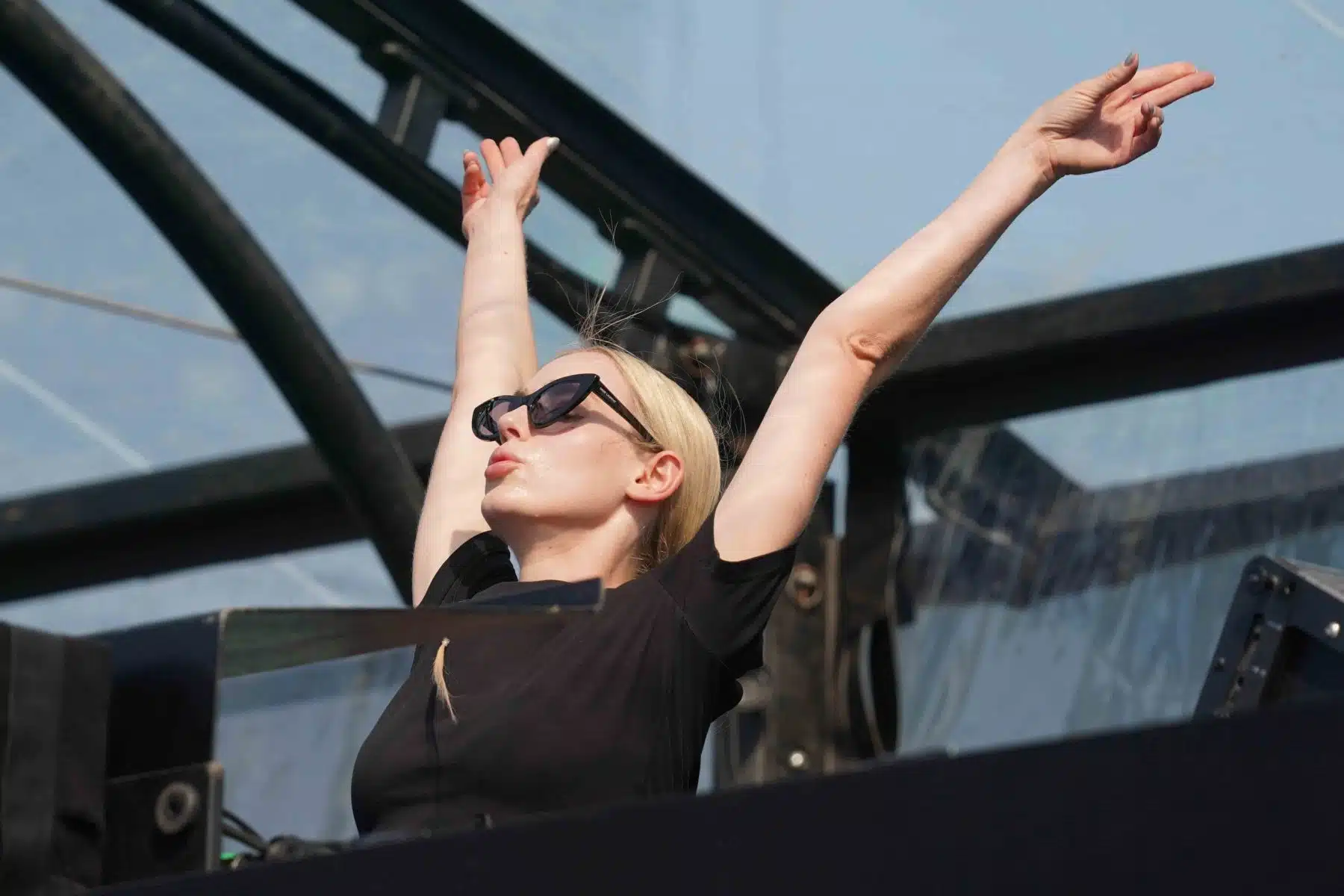 15.09.2023 Der Freitag - Glücksgefühle Festival - The Glück is coming home auf dem Hockenheimring.
FestivalFoto © by Boris Korpak/ bokopictures 15.09.2023 Der Freitag - Glücksgefühle Festival - The Glück is coming home auf dem Hockenheimring.
FestivalFoto © by Boris Korpak/ bokopictures