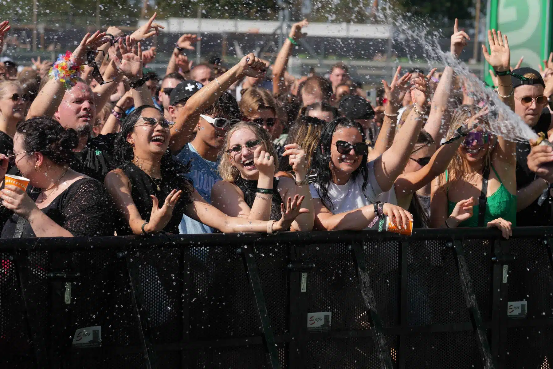 15.09.2023 Der Freitag - Glücksgefühle Festival - The Glück is coming home auf dem Hockenheimring.
FestivalFoto © by Boris Korpak/ bokopictures 15.09.2023 Der Freitag - Glücksgefühle Festival - The Glück is coming home auf dem Hockenheimring.
FestivalFoto © by Boris Korpak/ bokopictures