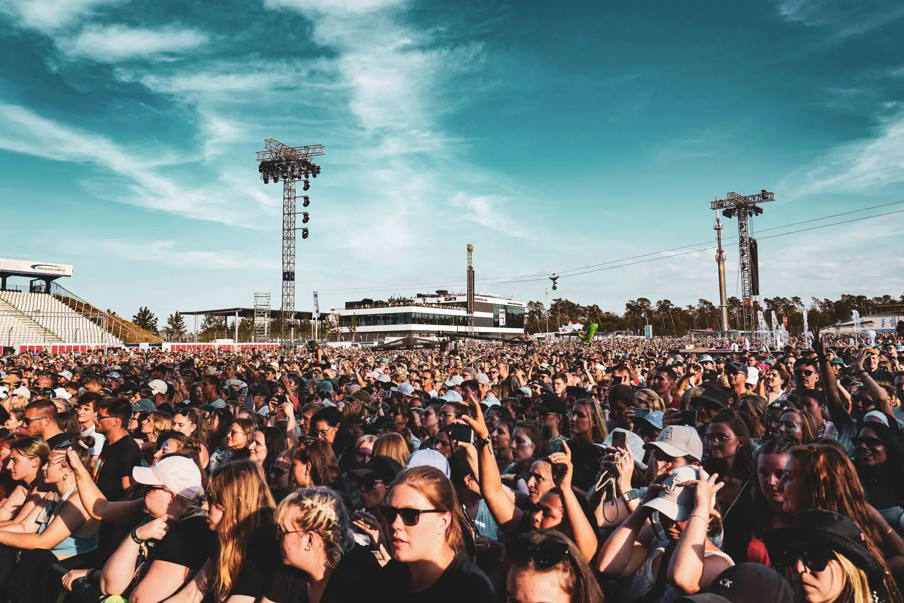 15.09.2023 Der Freitag - Glücksgefühle Festival - The Glück is coming home auf dem Hockenheimring.
FestivalFoto © by Boris Korpak/ bokopictures 15.09.2023 Der Freitag - Glücksgefühle Festival - The Glück is coming home auf dem Hockenheimring.
FestivalFoto © by Boris Korpak/ bokopictures