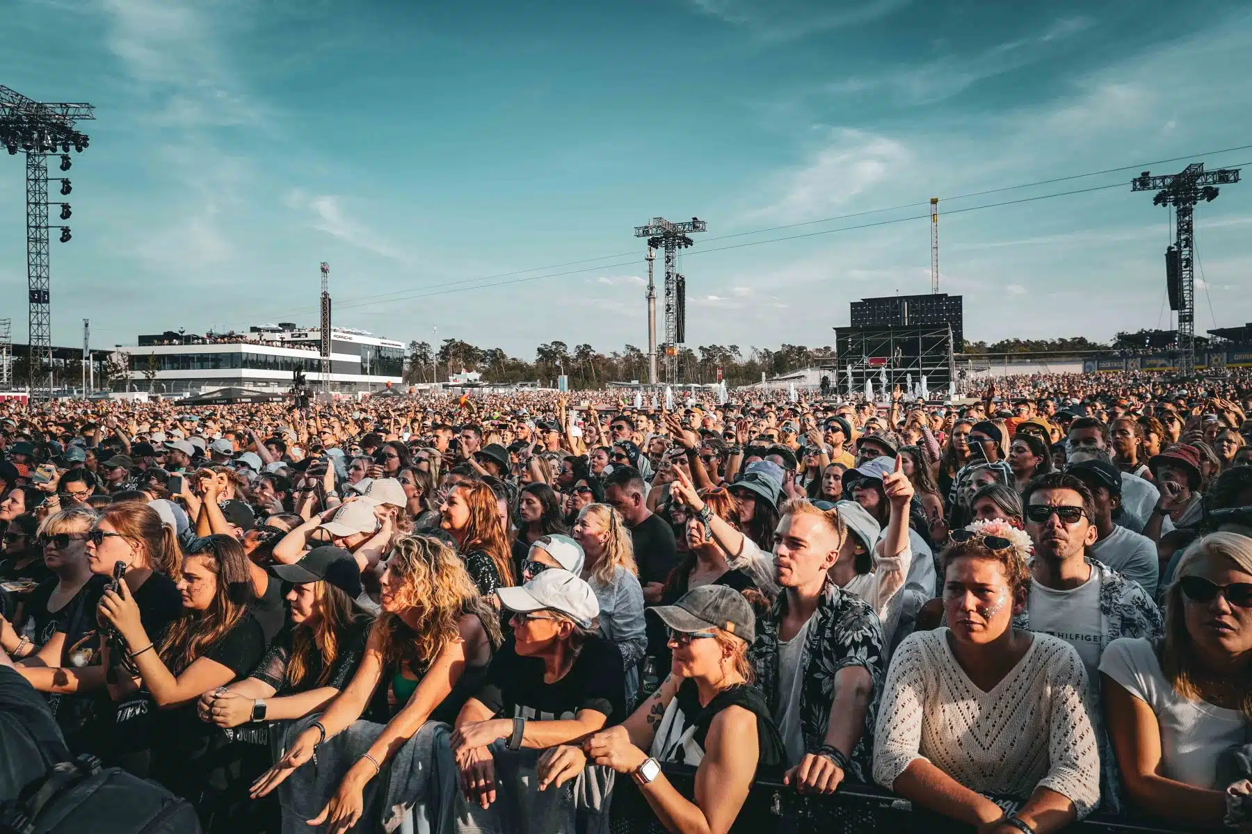 15.09.2023 Der Freitag - Glücksgefühle Festival - The Glück is coming home auf dem Hockenheimring.
FestivalFoto © by Boris Korpak/ bokopictures 15.09.2023 Der Freitag - Glücksgefühle Festival - The Glück is coming home auf dem Hockenheimring.
FestivalFoto © by Boris Korpak/ bokopictures