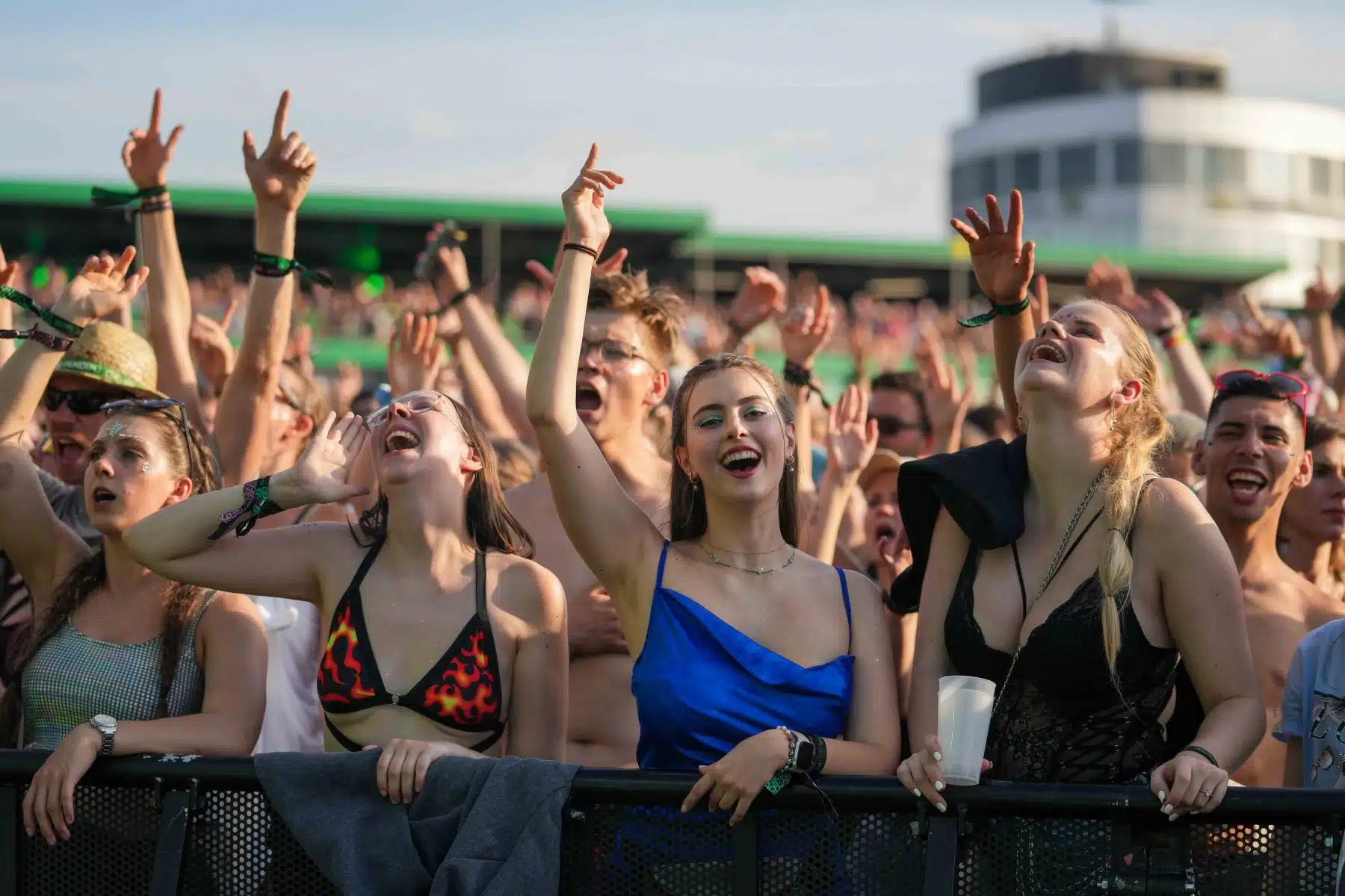 15.09.2023 Der Freitag - Glücksgefühle Festival - The Glück is coming home auf dem Hockenheimring.
FestivalFoto © by Boris Korpak/ bokopictures 15.09.2023 Der Freitag - Glücksgefühle Festival - The Glück is coming home auf dem Hockenheimring.
FestivalFoto © by Boris Korpak/ bokopictures