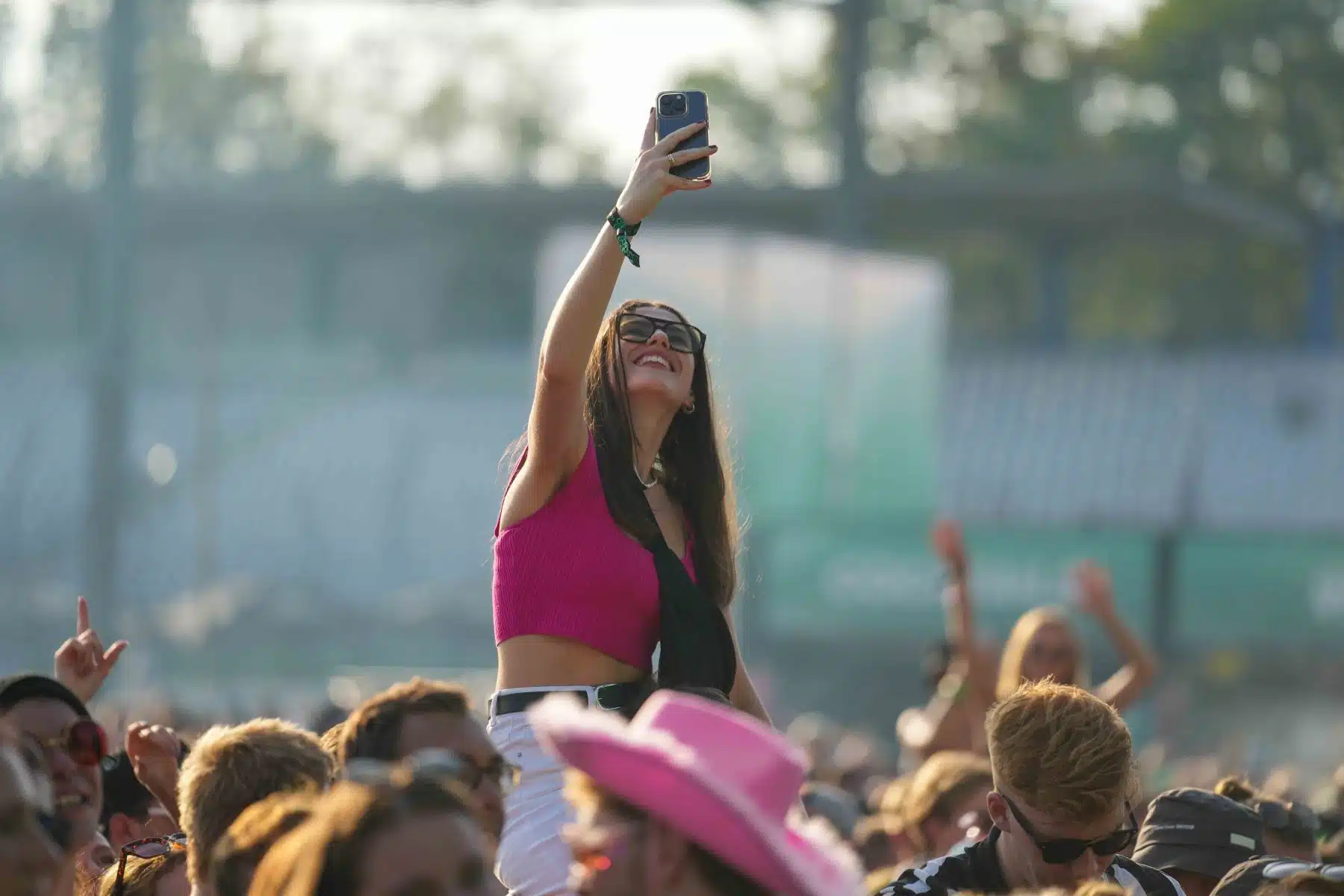 15.09.2023 Der Freitag - Glücksgefühle Festival - The Glück is coming home auf dem Hockenheimring.
FestivalFoto © by Boris Korpak/ bokopictures 15.09.2023 Der Freitag - Glücksgefühle Festival - The Glück is coming home auf dem Hockenheimring.
FestivalFoto © by Boris Korpak/ bokopictures