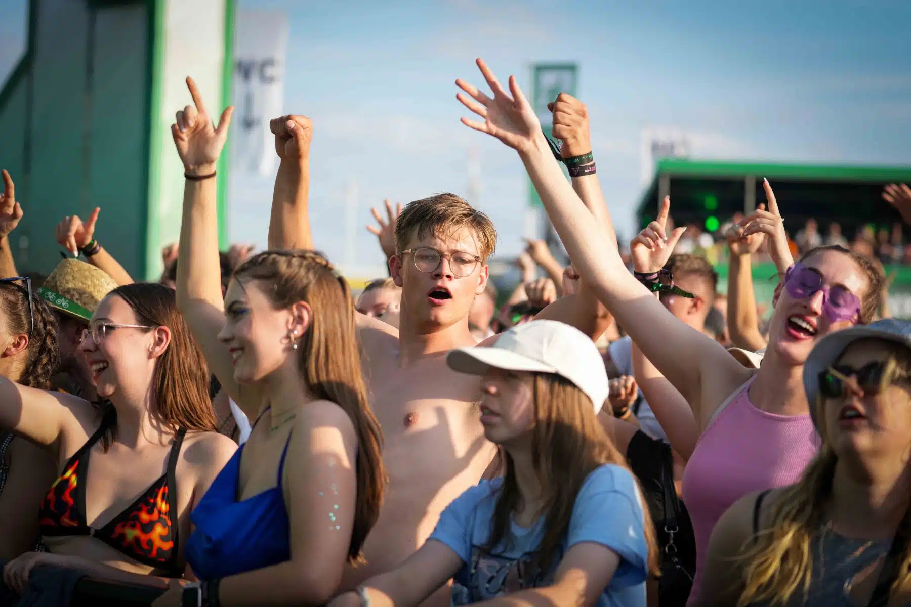15.09.2023 Der Freitag - Glücksgefühle Festival - The Glück is coming home auf dem Hockenheimring.
FestivalFoto © by Boris Korpak/ bokopictures 15.09.2023 Der Freitag - Glücksgefühle Festival - The Glück is coming home auf dem Hockenheimring.
FestivalFoto © by Boris Korpak/ bokopictures