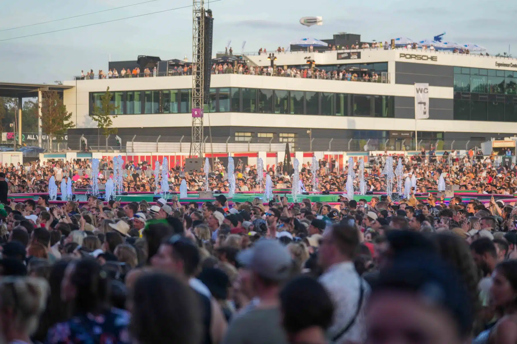 15.09.2023 Der Freitag - Glücksgefühle Festival - The Glück is coming home auf dem Hockenheimring.
FestivalFoto © by Boris Korpak/ bokopictures 15.09.2023 Der Freitag - Glücksgefühle Festival - The Glück is coming home auf dem Hockenheimring.
FestivalFoto © by Boris Korpak/ bokopictures