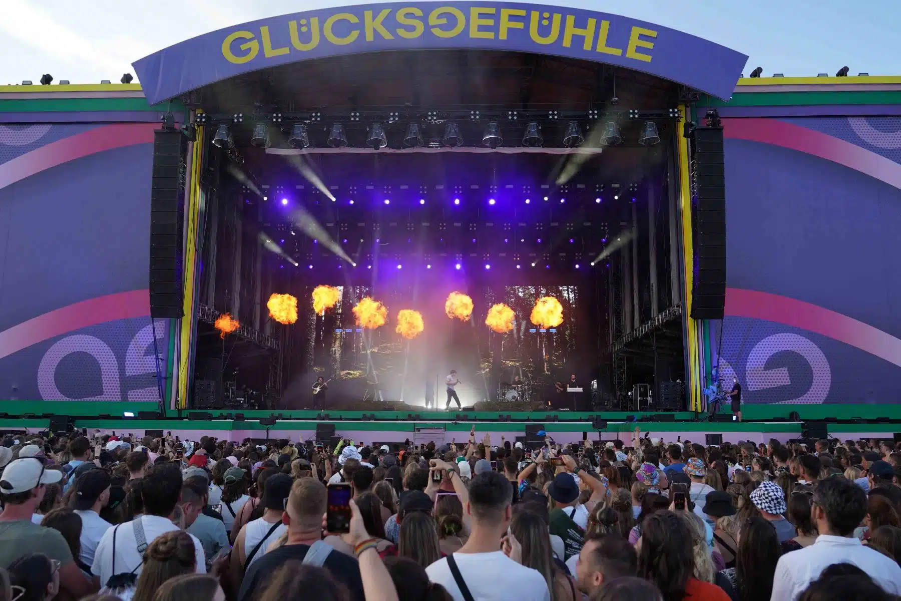 15.09.2023 Der Freitag - Glücksgefühle Festival - The Glück is coming home auf dem Hockenheimring.
FestivalFoto © by Boris Korpak/ bokopictures 15.09.2023 Der Freitag - Glücksgefühle Festival - The Glück is coming home auf dem Hockenheimring.
FestivalFoto © by Boris Korpak/ bokopictures