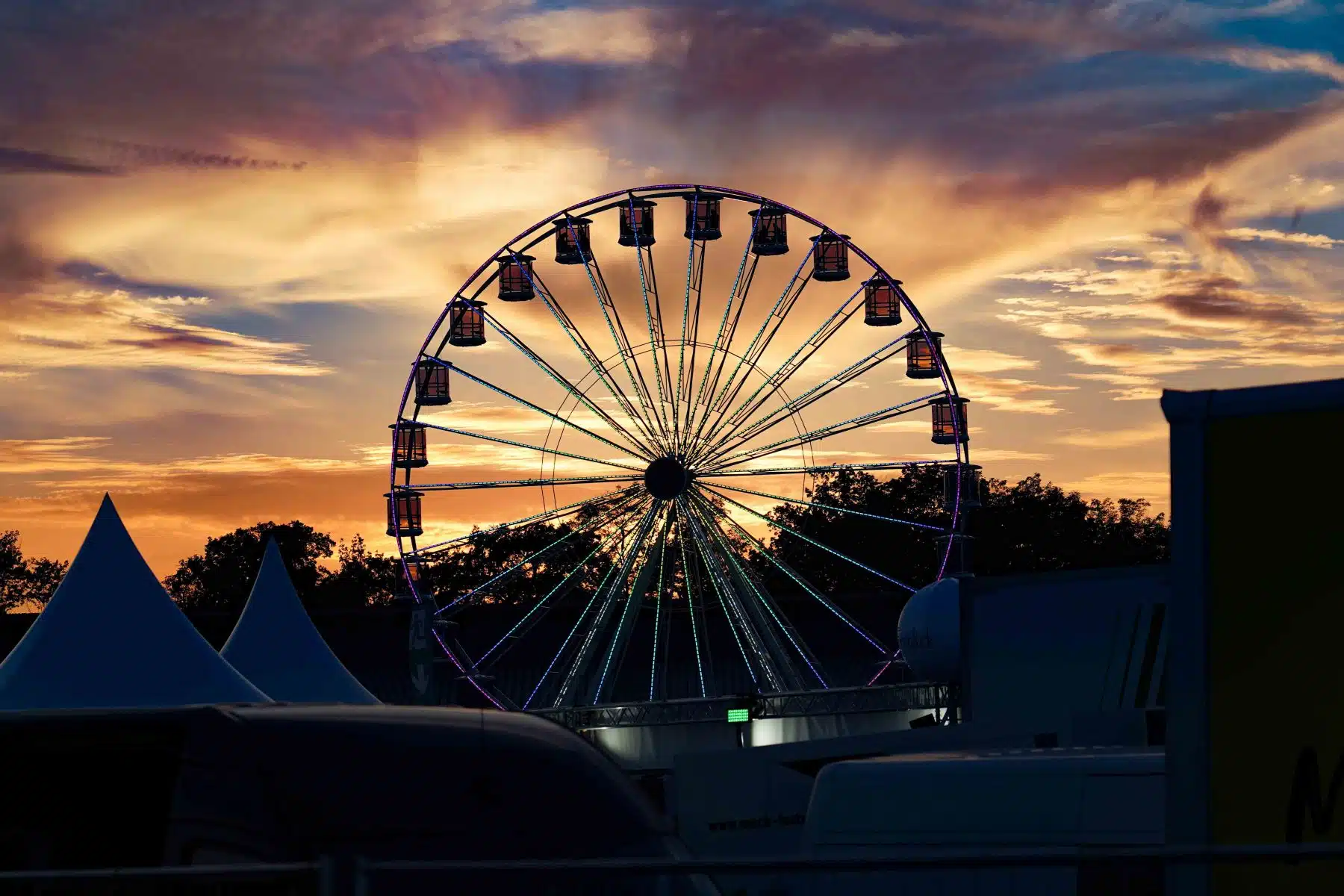 15.09.2023 Der Freitag - Glücksgefühle Festival - The Glück is coming home auf dem Hockenheimring.
FestivalFoto © by Boris Korpak/ bokopictures 15.09.2023 Der Freitag - Glücksgefühle Festival - The Glück is coming home auf dem Hockenheimring.
FestivalFoto © by Boris Korpak/ bokopictures