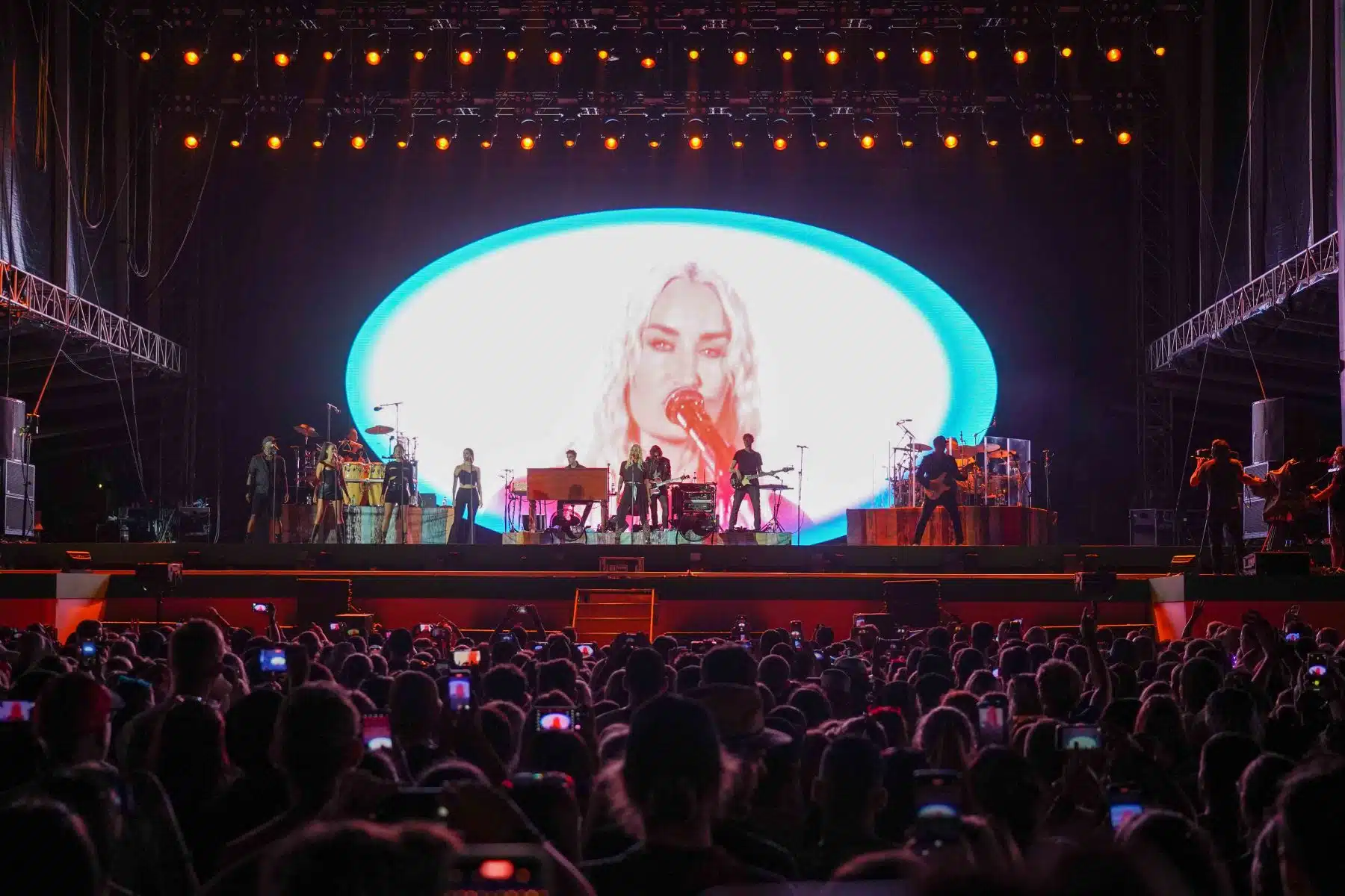 15.09.2023 Der Freitag - Glücksgefühle Festival - The Glück is coming home auf dem Hockenheimring.
FestivalFoto © by Boris Korpak/ bokopictures 15.09.2023 Der Freitag - Glücksgefühle Festival - The Glück is coming home auf dem Hockenheimring.
FestivalFoto © by Boris Korpak/ bokopictures