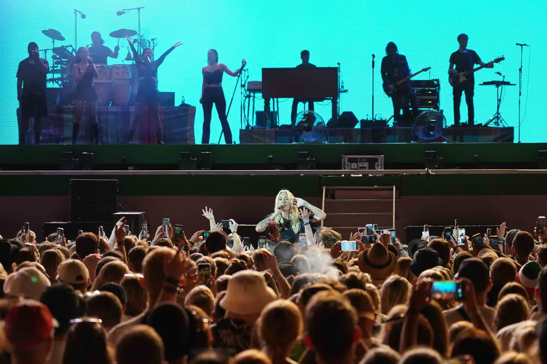 15.09.2023 Der Freitag - Glücksgefühle Festival - The Glück is coming home auf dem Hockenheimring.
FestivalFoto © by Boris Korpak/ bokopictures 15.09.2023 Der Freitag - Glücksgefühle Festival - The Glück is coming home auf dem Hockenheimring.
FestivalFoto © by Boris Korpak/ bokopictures