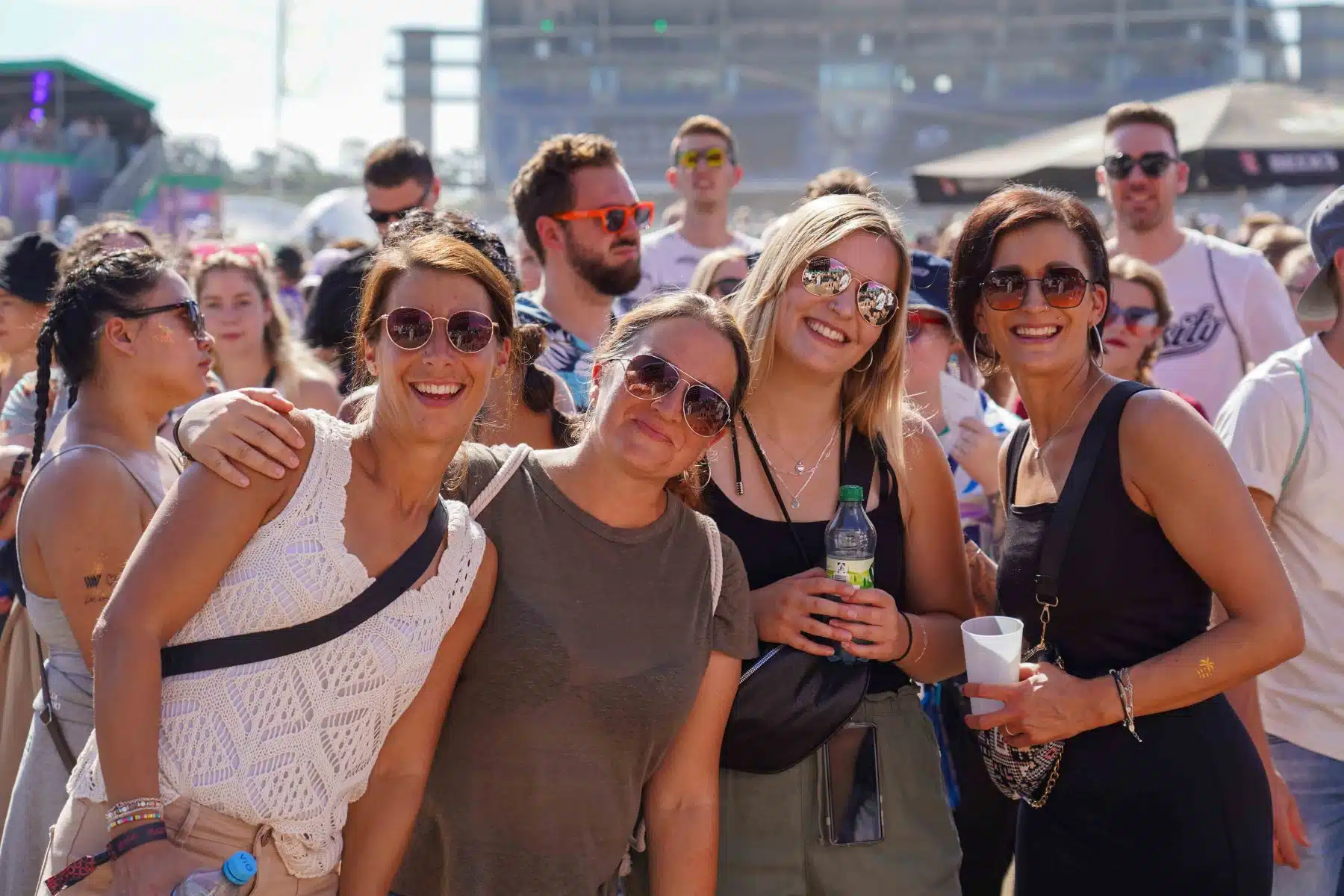 16.09.2023 Der Samstag - Glücksgefühle Festival - The Glück is coming home auf dem Hockenheimring.
FestivalFoto © by Boris Korpak/ bokopictures 16.09.2023 Der Samstag - Glücksgefühle Festival - The Glück is coming home auf dem Hockenheimring.
FestivalFoto © by Boris Korpak/ bokopictures