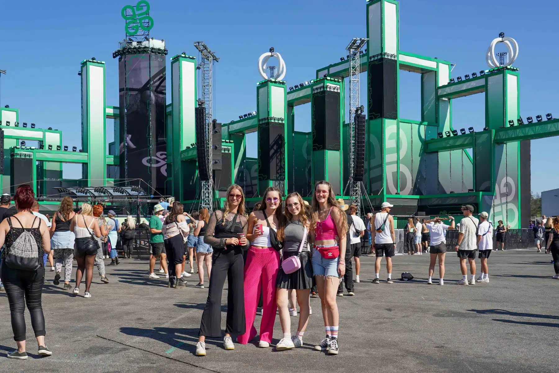 16.09.2023 Der Samstag - Glücksgefühle Festival - The Glück is coming home auf dem Hockenheimring.
FestivalFoto © by Boris Korpak/ bokopictures 16.09.2023 Der Samstag - Glücksgefühle Festival - The Glück is coming home auf dem Hockenheimring.
FestivalFoto © by Boris Korpak/ bokopictures