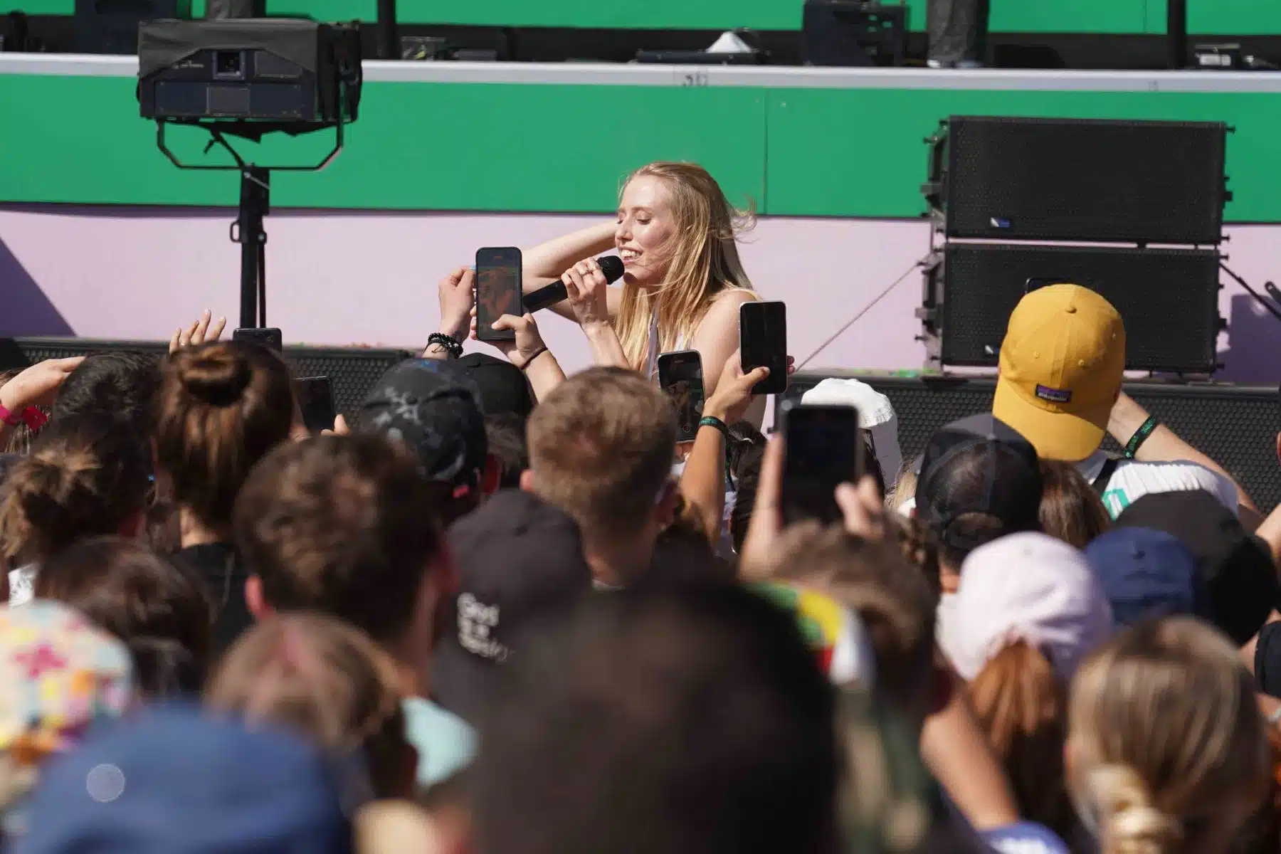 16.09.2023 Der Samstag - Glücksgefühle Festival - The Glück is coming home auf dem Hockenheimring.
FestivalFoto © by Boris Korpak/ bokopictures 16.09.2023 Der Samstag - Glücksgefühle Festival - The Glück is coming home auf dem Hockenheimring.
FestivalFoto © by Boris Korpak/ bokopictures