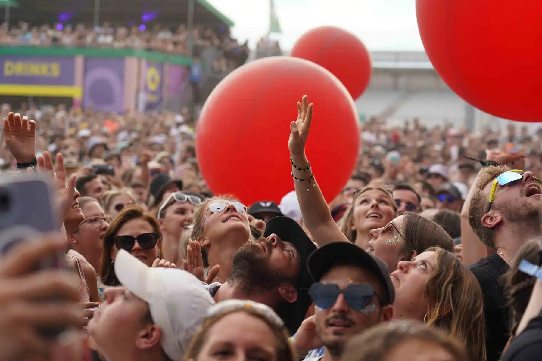 16.09.2023 Der Samstag - Glücksgefühle Festival - The Glück is coming home auf dem Hockenheimring.
FestivalFoto © by Boris Korpak/ bokopictures 16.09.2023 Der Samstag - Glücksgefühle Festival - The Glück is coming home auf dem Hockenheimring.
FestivalFoto © by Boris Korpak/ bokopictures