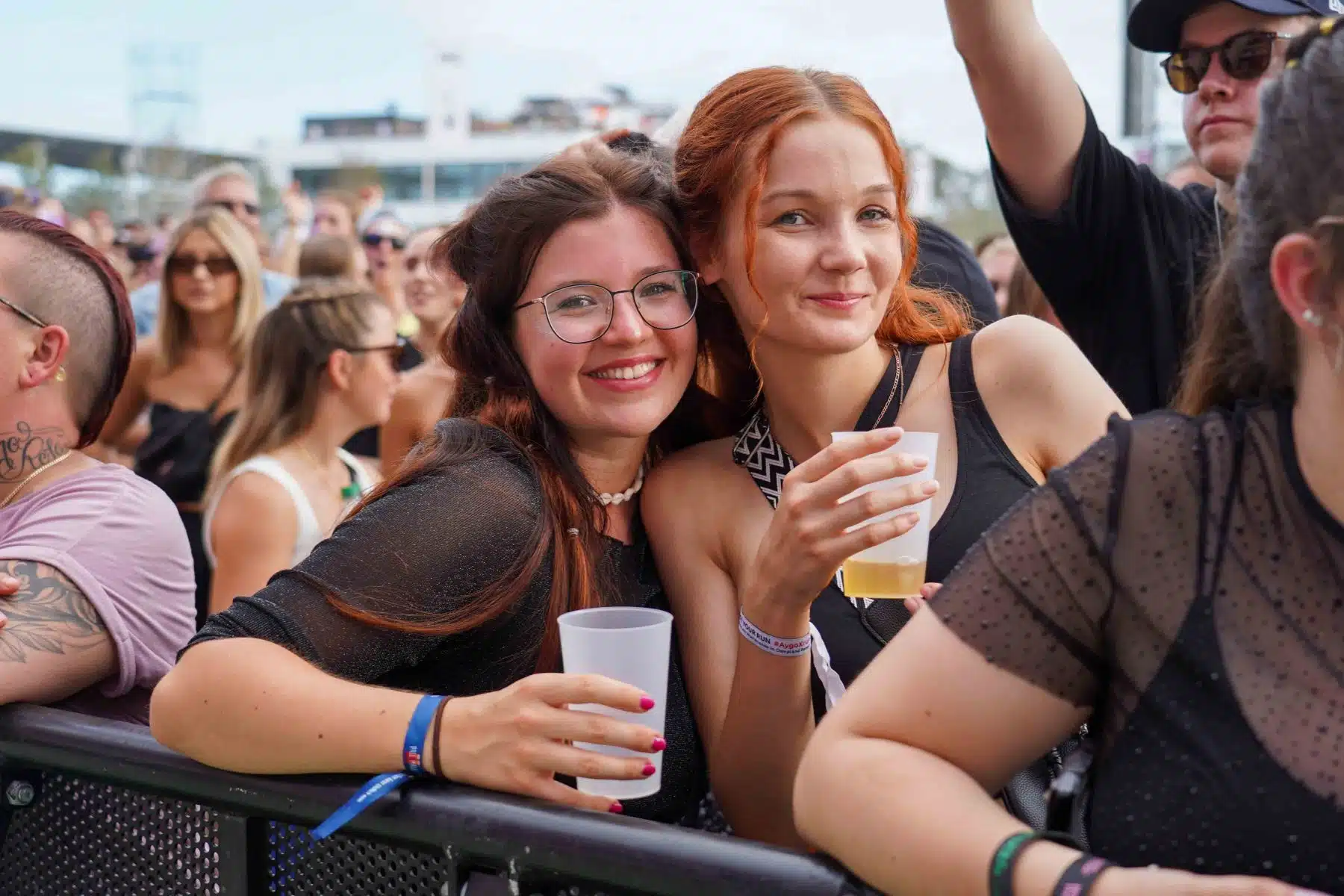16.09.2023 Der Samstag - Glücksgefühle Festival - The Glück is coming home auf dem Hockenheimring.
FestivalFoto © by Boris Korpak/ bokopictures 16.09.2023 Der Samstag - Glücksgefühle Festival - The Glück is coming home auf dem Hockenheimring.
FestivalFoto © by Boris Korpak/ bokopictures