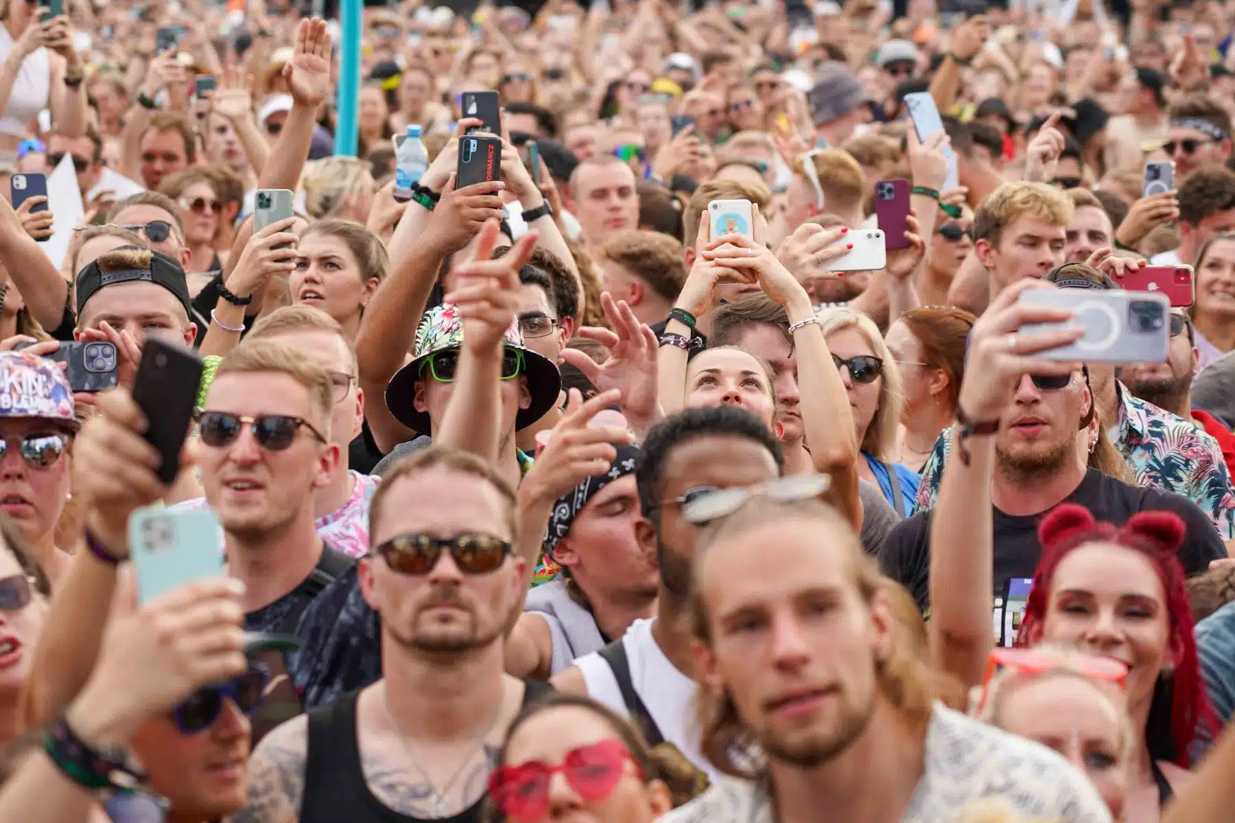 16.09.2023 Der Samstag - Glücksgefühle Festival - The Glück is coming home auf dem Hockenheimring.
FestivalFoto © by Boris Korpak/ bokopictures 16.09.2023 Der Samstag - Glücksgefühle Festival - The Glück is coming home auf dem Hockenheimring.
FestivalFoto © by Boris Korpak/ bokopictures