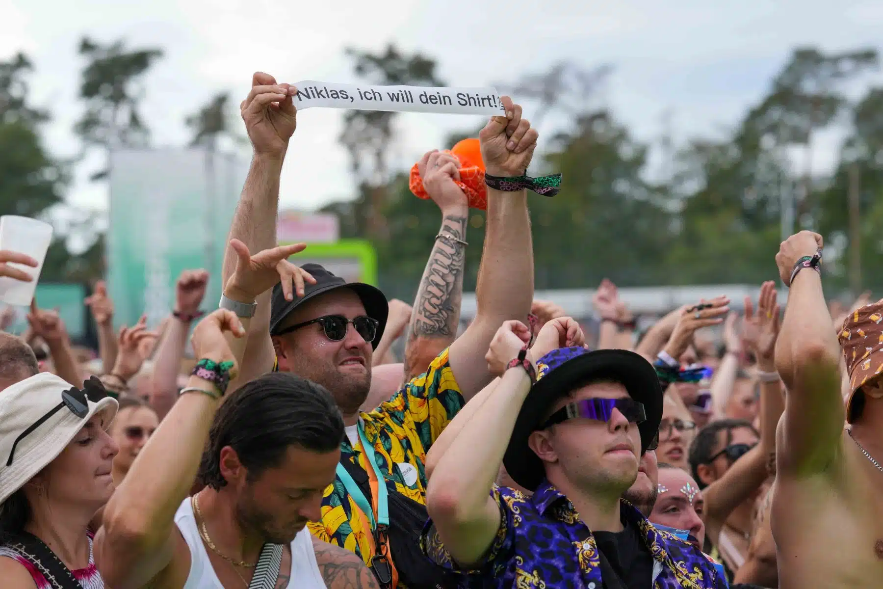 16.09.2023 Der Samstag - Glücksgefühle Festival - The Glück is coming home auf dem Hockenheimring.
FestivalFoto © by Boris Korpak/ bokopictures 16.09.2023 Der Samstag - Glücksgefühle Festival - The Glück is coming home auf dem Hockenheimring.
FestivalFoto © by Boris Korpak/ bokopictures