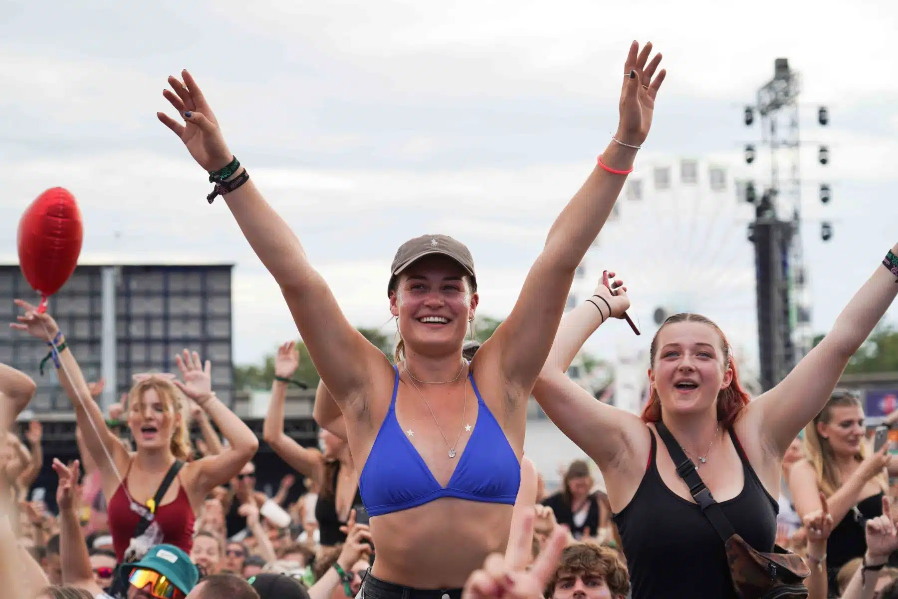 16.09.2023 Der Samstag - Glücksgefühle Festival - The Glück is coming home auf dem Hockenheimring.
FestivalFoto © by Boris Korpak/ bokopictures 16.09.2023 Der Samstag - Glücksgefühle Festival - The Glück is coming home auf dem Hockenheimring.
FestivalFoto © by Boris Korpak/ bokopictures