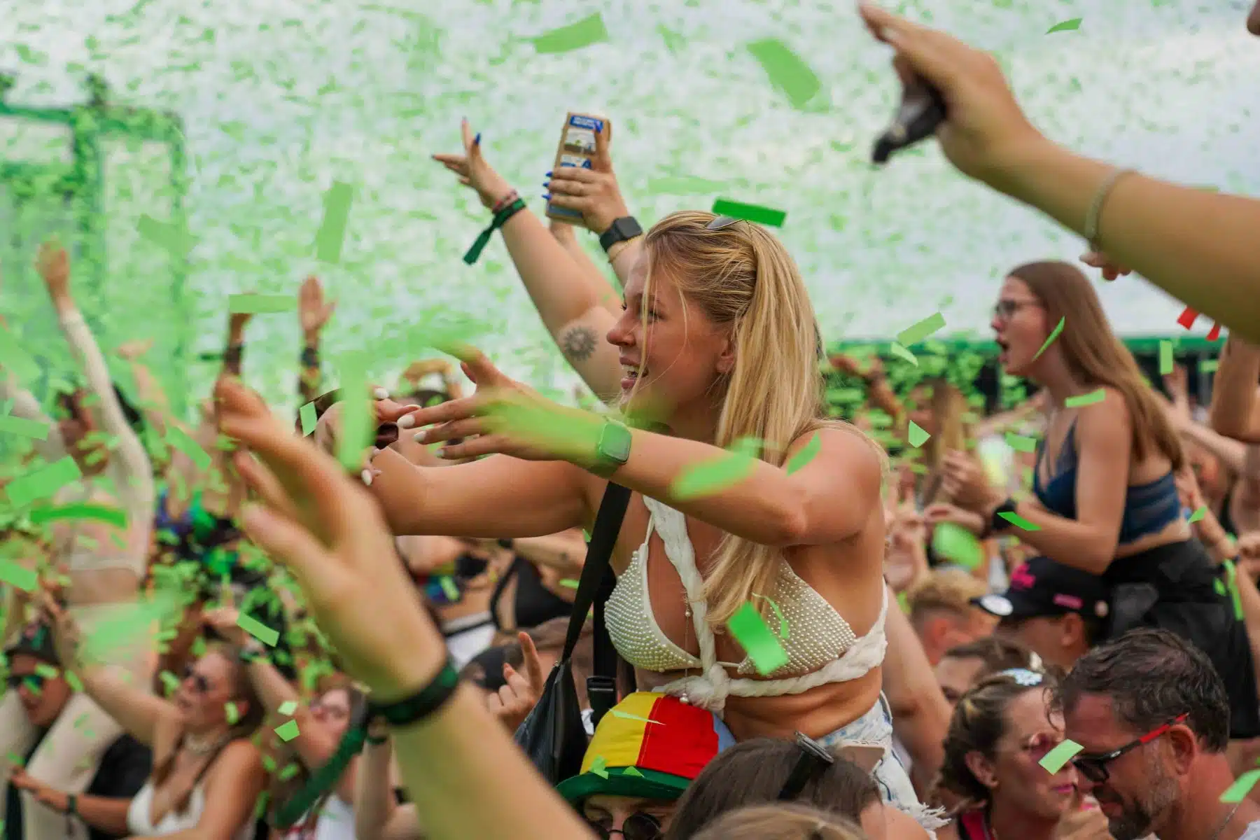 16.09.2023 Der Samstag - Glücksgefühle Festival - The Glück is coming home auf dem Hockenheimring.
FestivalFoto © by Boris Korpak/ bokopictures 16.09.2023 Der Samstag - Glücksgefühle Festival - The Glück is coming home auf dem Hockenheimring.
FestivalFoto © by Boris Korpak/ bokopictures