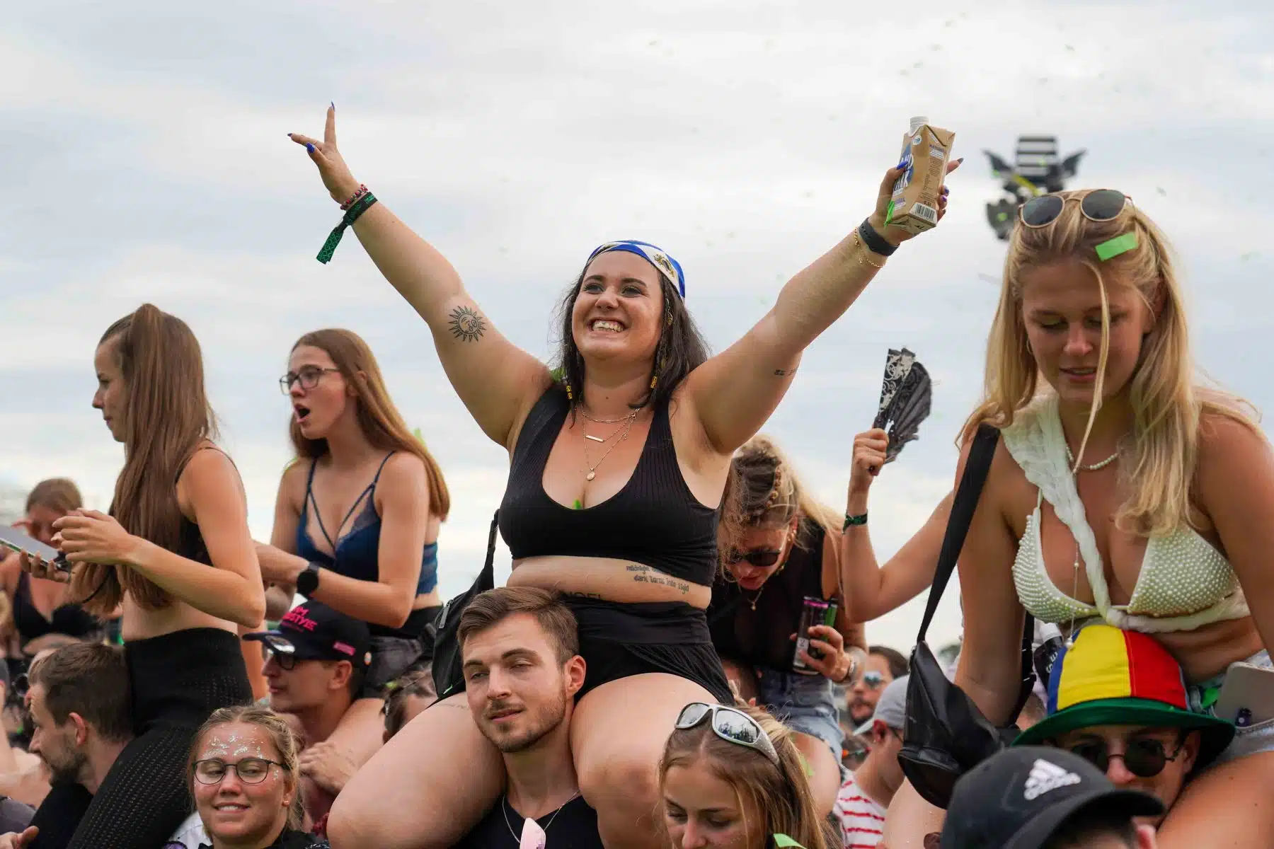16.09.2023 Der Samstag - Glücksgefühle Festival - The Glück is coming home auf dem Hockenheimring.
FestivalFoto © by Boris Korpak/ bokopictures 16.09.2023 Der Samstag - Glücksgefühle Festival - The Glück is coming home auf dem Hockenheimring.
FestivalFoto © by Boris Korpak/ bokopictures