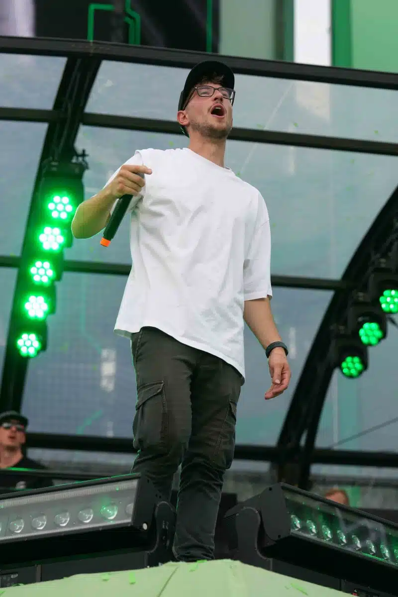 16.09.2023 Der Samstag - Glücksgefühle Festival - The Glück is coming home auf dem Hockenheimring.
FestivalFoto © by Boris Korpak/ bokopictures 16.09.2023 Der Samstag - Glücksgefühle Festival - The Glück is coming home auf dem Hockenheimring.
FestivalFoto © by Boris Korpak/ bokopictures