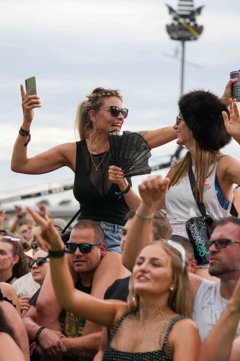 16.09.2023 Der Samstag - Glücksgefühle Festival - The Glück is coming home auf dem Hockenheimring.
FestivalFoto © by Boris Korpak/ bokopictures 16.09.2023 Der Samstag - Glücksgefühle Festival - The Glück is coming home auf dem Hockenheimring.
FestivalFoto © by Boris Korpak/ bokopictures
