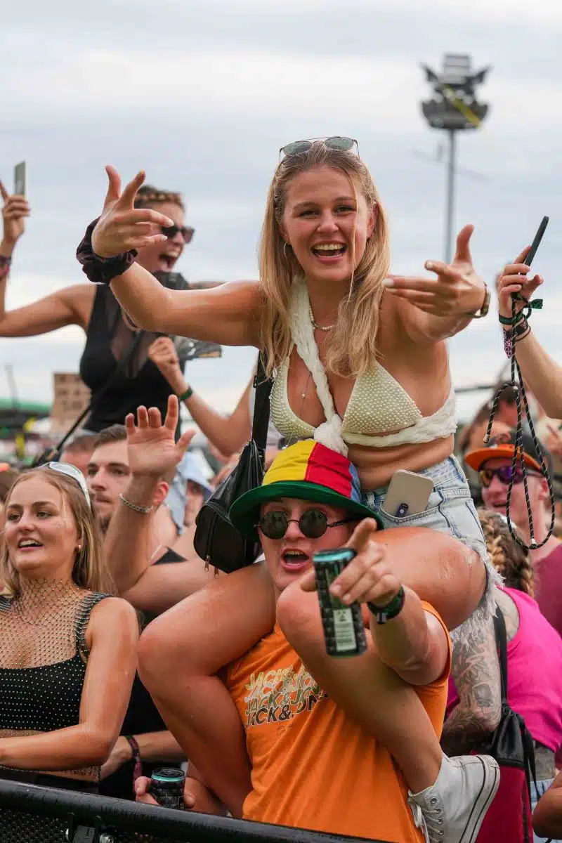 16.09.2023 Der Samstag - Glücksgefühle Festival - The Glück is coming home auf dem Hockenheimring.
FestivalFoto © by Boris Korpak/ bokopictures 16.09.2023 Der Samstag - Glücksgefühle Festival - The Glück is coming home auf dem Hockenheimring.
FestivalFoto © by Boris Korpak/ bokopictures