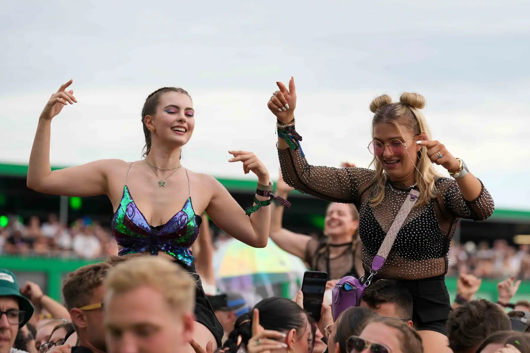 16.09.2023 Der Samstag - Glücksgefühle Festival - The Glück is coming home auf dem Hockenheimring.
FestivalFoto © by Boris Korpak/ bokopictures 16.09.2023 Der Samstag - Glücksgefühle Festival - The Glück is coming home auf dem Hockenheimring.
FestivalFoto © by Boris Korpak/ bokopictures