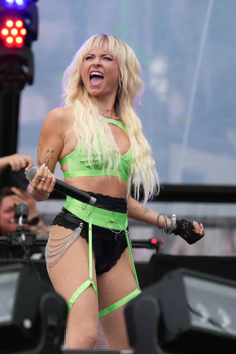 16.09.2023 Der Samstag - Glücksgefühle Festival - The Glück is coming home auf dem Hockenheimring.
FestivalFoto © by Boris Korpak/ bokopictures 16.09.2023 Der Samstag - Glücksgefühle Festival - The Glück is coming home auf dem Hockenheimring.
FestivalFoto © by Boris Korpak/ bokopictures