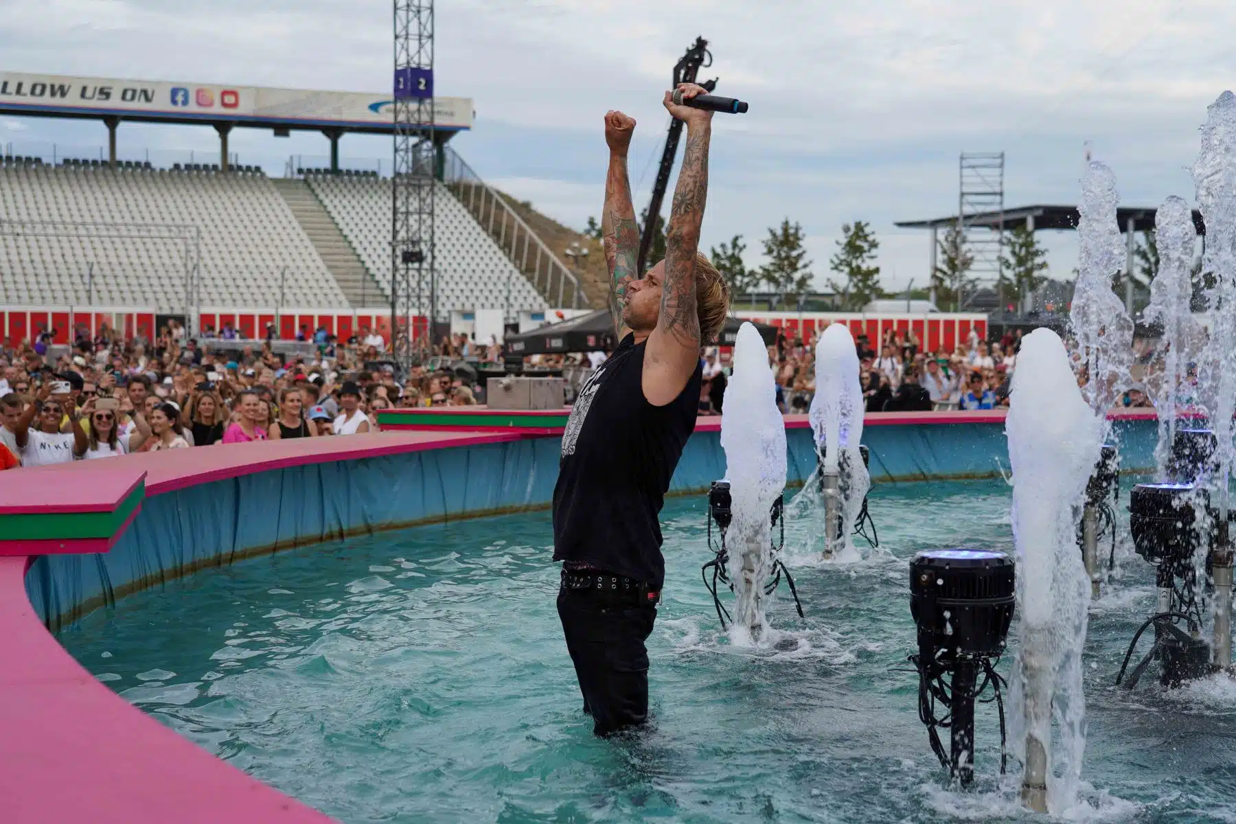 16.09.2023 Der Samstag - Glücksgefühle Festival - The Glück is coming home auf dem Hockenheimring.
FestivalFoto © by Boris Korpak/ bokopictures 16.09.2023 Der Samstag - Glücksgefühle Festival - The Glück is coming home auf dem Hockenheimring.
FestivalFoto © by Boris Korpak/ bokopictures