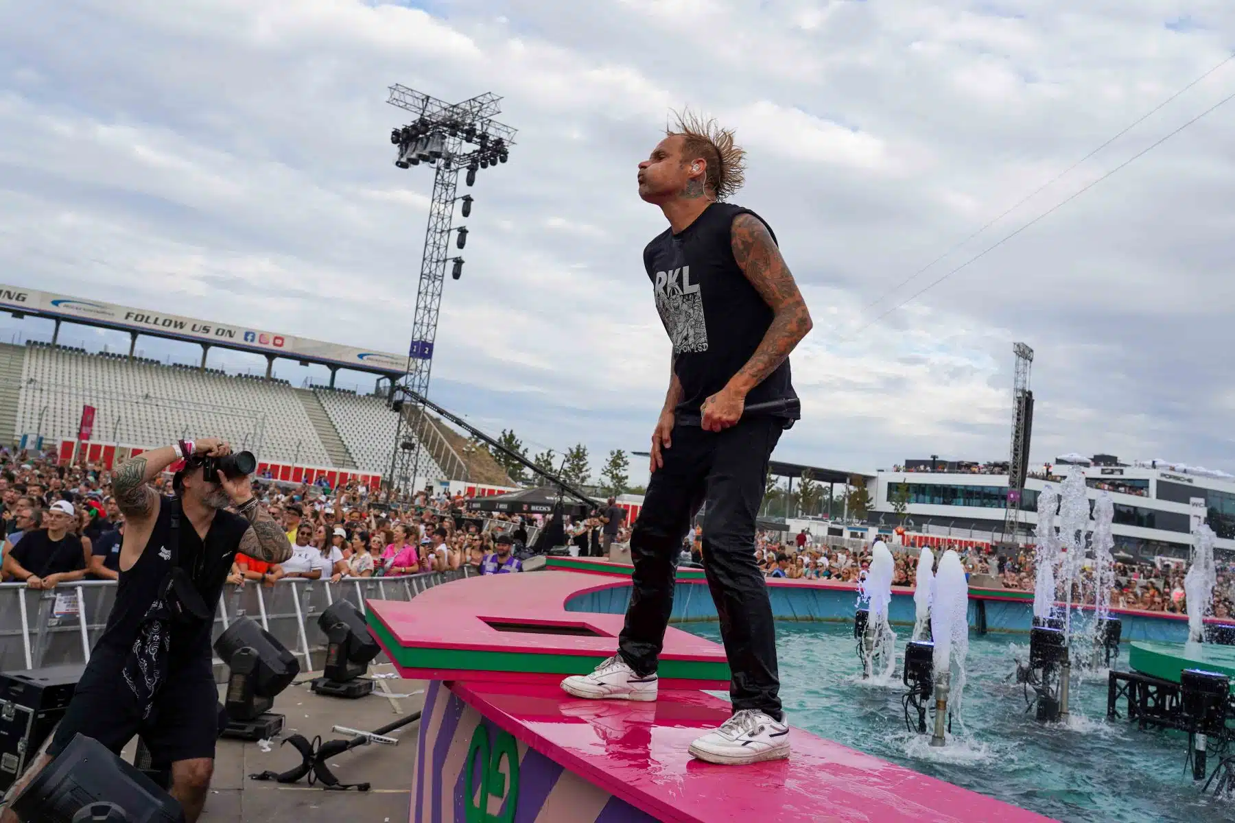 16.09.2023 Der Samstag - Glücksgefühle Festival - The Glück is coming home auf dem Hockenheimring.
FestivalFoto © by Boris Korpak/ bokopictures 16.09.2023 Der Samstag - Glücksgefühle Festival - The Glück is coming home auf dem Hockenheimring.
FestivalFoto © by Boris Korpak/ bokopictures