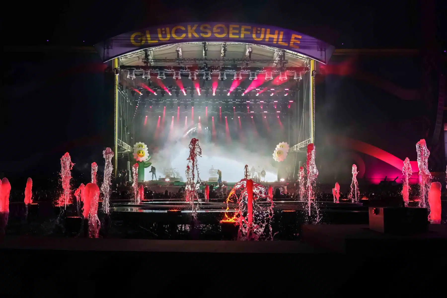 16.09.2023 Der Samstag - Glücksgefühle Festival - The Glück is coming home auf dem Hockenheimring.
FestivalFoto © by Boris Korpak/ bokopictures 16.09.2023 Der Samstag - Glücksgefühle Festival - The Glück is coming home auf dem Hockenheimring.
FestivalFoto © by Boris Korpak/ bokopictures