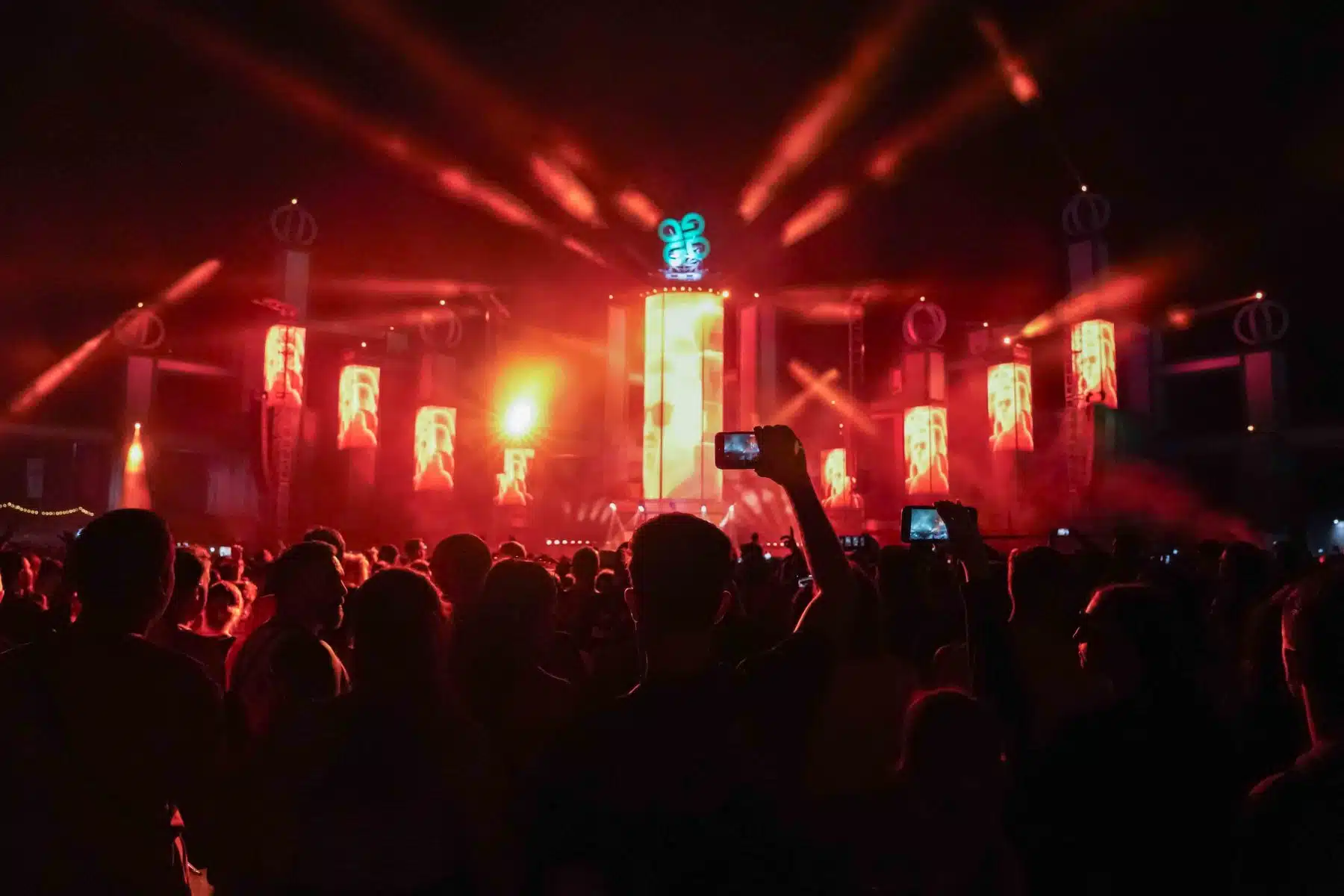 16.09.2023 Der Samstag - Glücksgefühle Festival - The Glück is coming home auf dem Hockenheimring.
FestivalFoto © by Boris Korpak/ bokopictures 16.09.2023 Der Samstag - Glücksgefühle Festival - The Glück is coming home auf dem Hockenheimring.
FestivalFoto © by Boris Korpak/ bokopictures