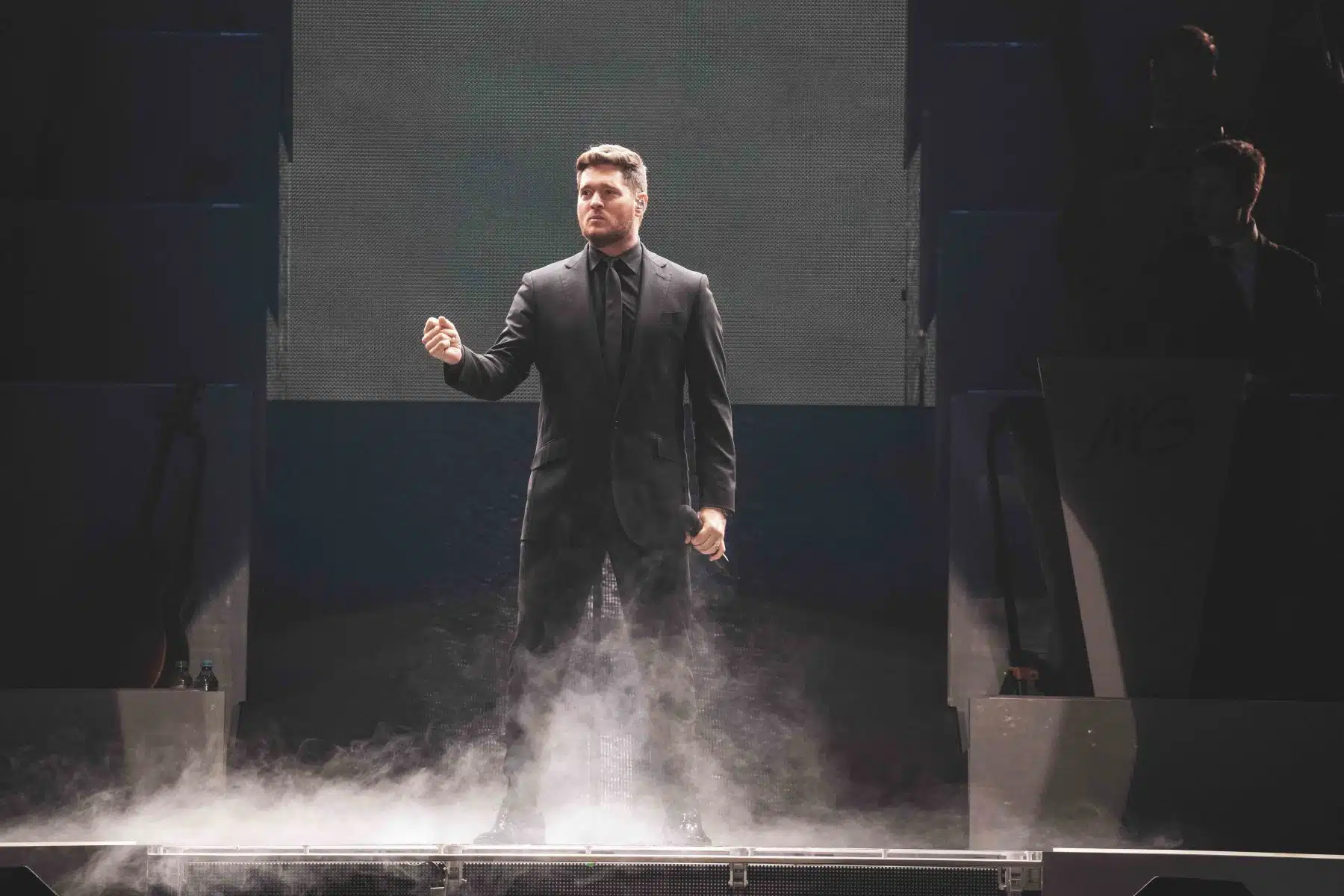 18.03.2023 Michael Bublé präsentierte sein herausragendes Repertoire in der SAP Arena Mannheim.
Foto © by Boris Korpak/ bokopictures 18.03.2023 Michael Bublé präsentierte sein herausragendes Repertoire in der SAP Arena Mannheim.
Foto © by Boris Korpak/ bokopictures