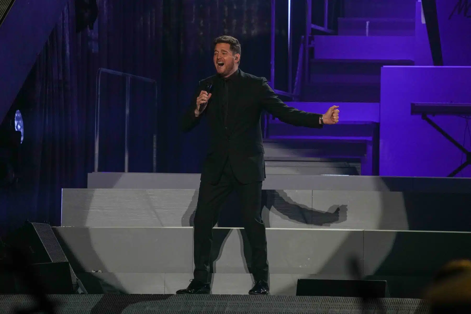 18.03.2023 Michael Bublé präsentierte sein herausragendes Repertoire in der SAP Arena Mannheim.
Foto © by Boris Korpak/ bokopictures 18.03.2023 Michael Bublé präsentierte sein herausragendes Repertoire in der SAP Arena Mannheim.
Foto © by Boris Korpak/ bokopictures