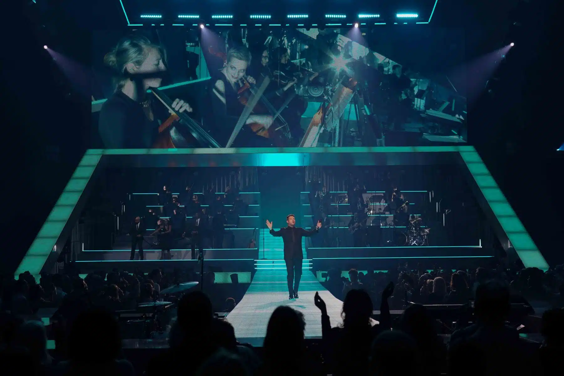 18.03.2023 Michael Bublé präsentierte sein herausragendes Repertoire in der SAP Arena Mannheim.
Foto © by Boris Korpak/ bokopictures 18.03.2023 Michael Bublé präsentierte sein herausragendes Repertoire in der SAP Arena Mannheim.
Foto © by Boris Korpak/ bokopictures